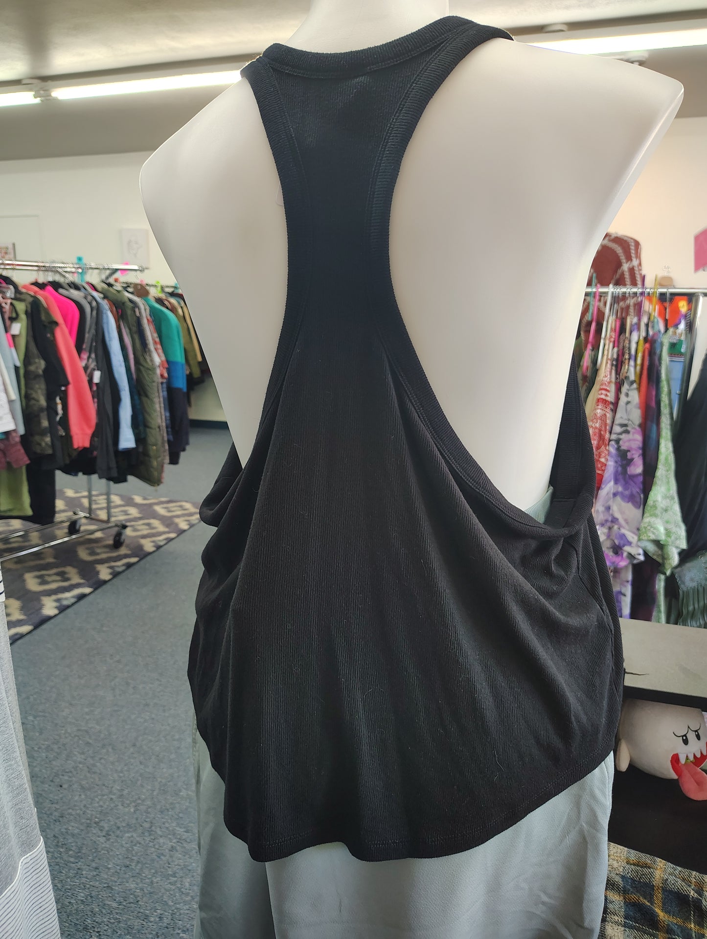 Old Navy Ultralite black ribbed crop tank top 4x