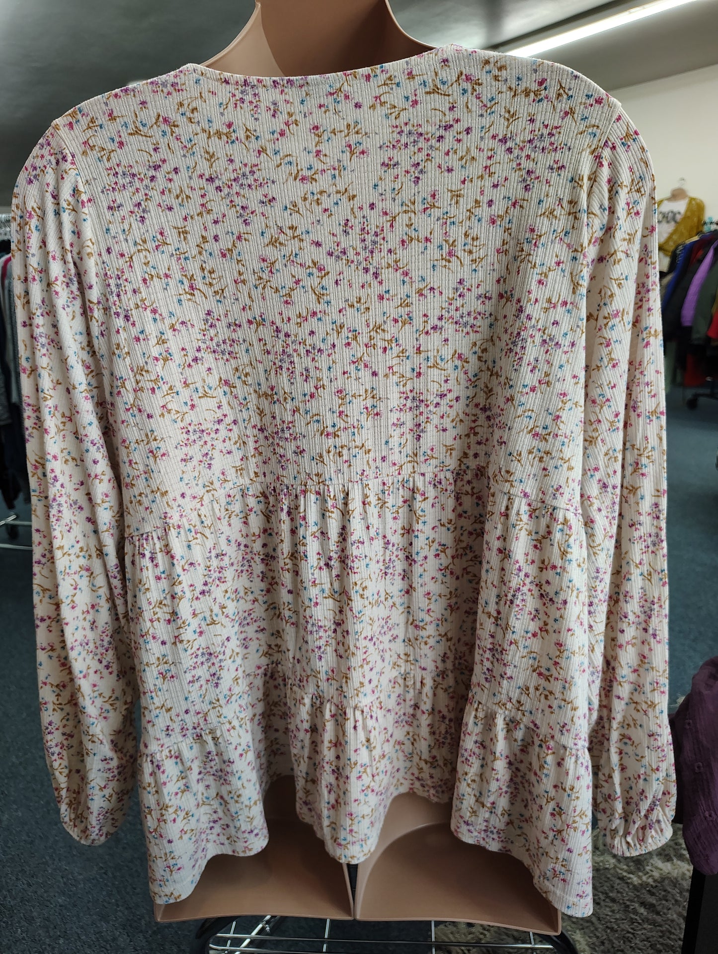 Torrid floral tiered long sleeve top stretchy size 5x