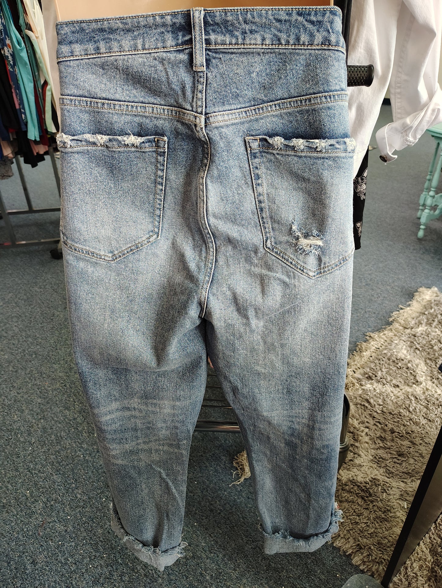 Torrid cropped distressed jeans size 22 tall