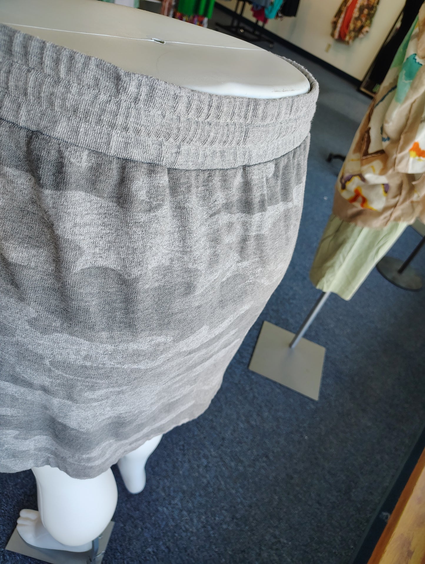 Maurices elastic waist camo skirt size xl