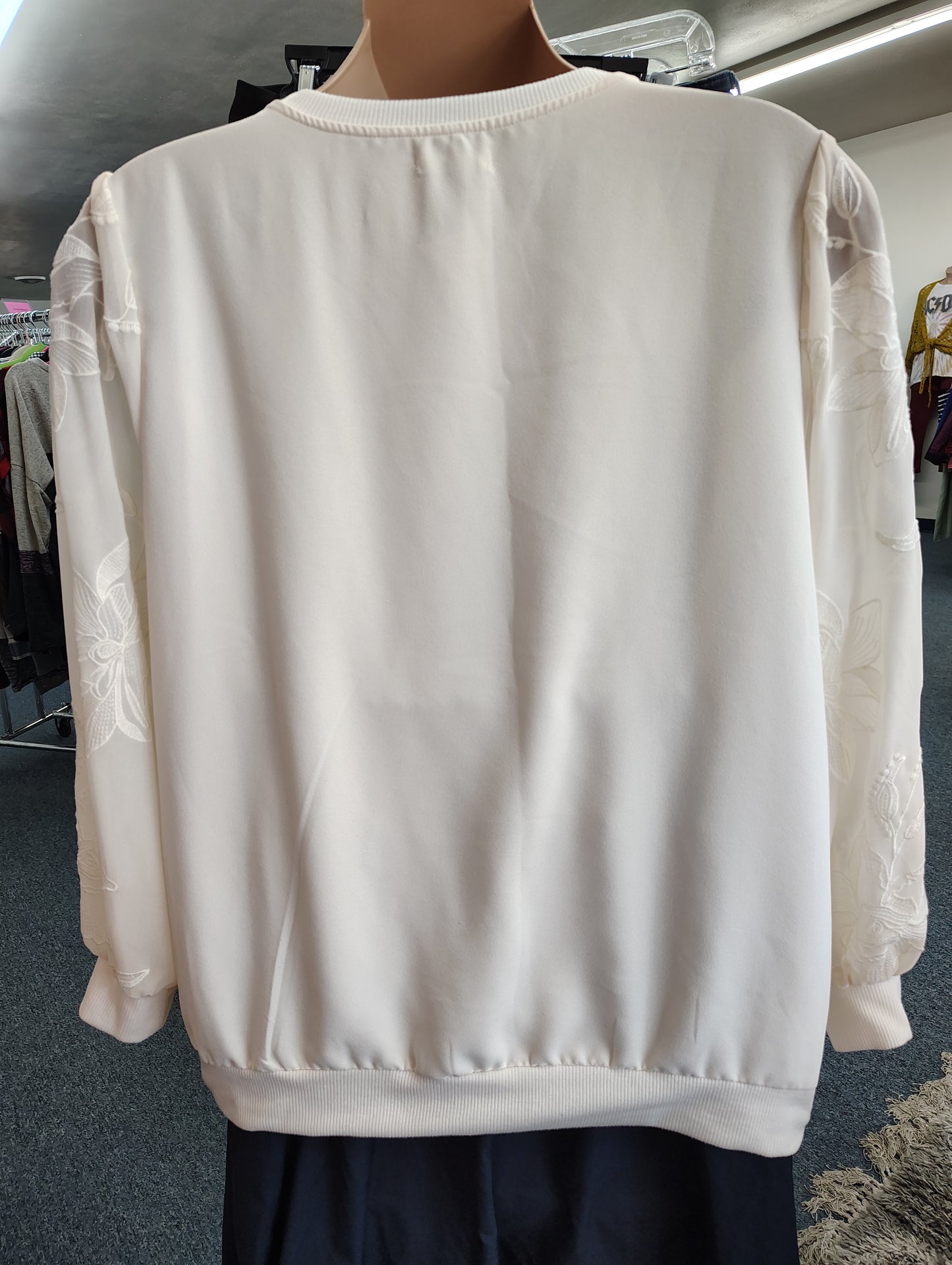 Maurices cream sweatshirt embroidered sleeves size 2x