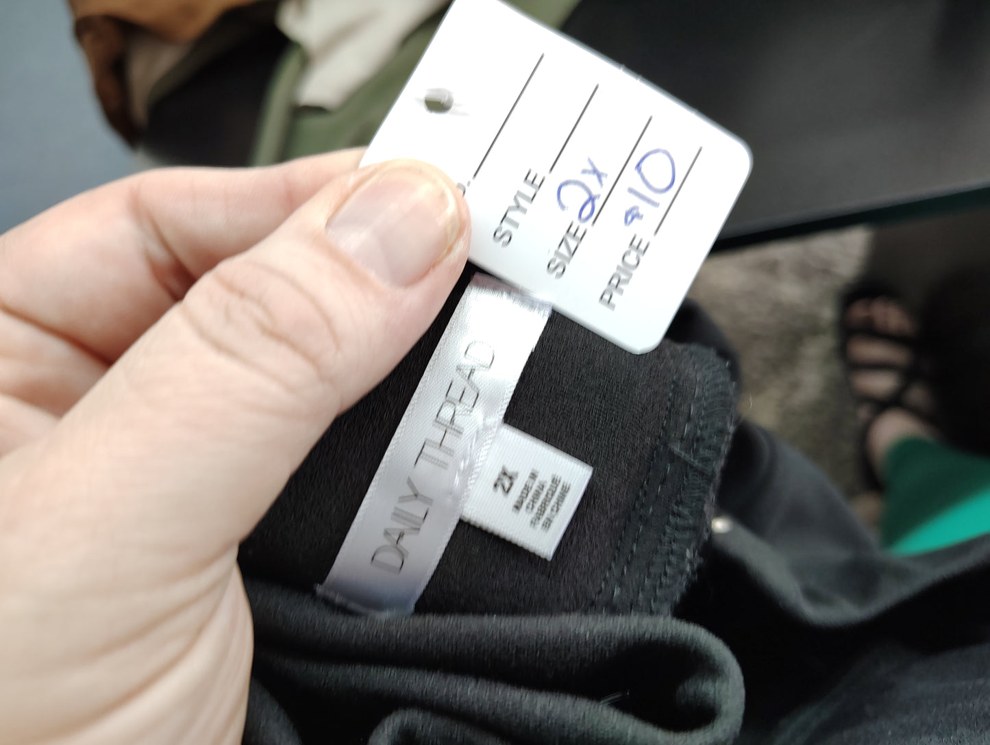 Daily Thread black pull on dress pants size 2x