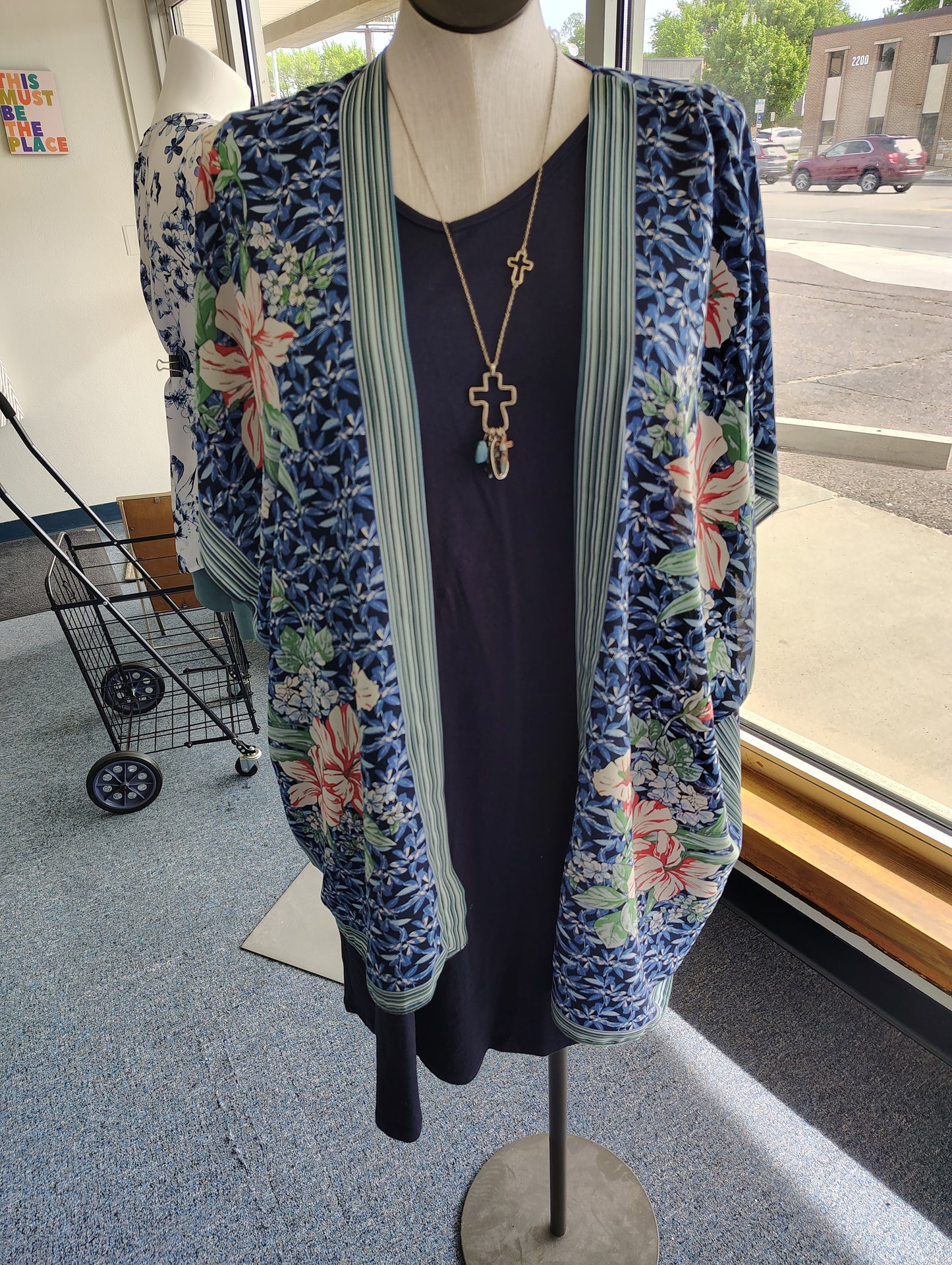Multi colored floral kimono size 1x