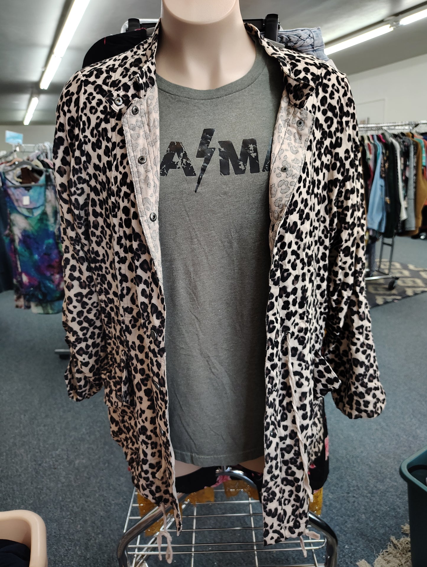 Torrid lightweight leopard print button front jacket size 2x