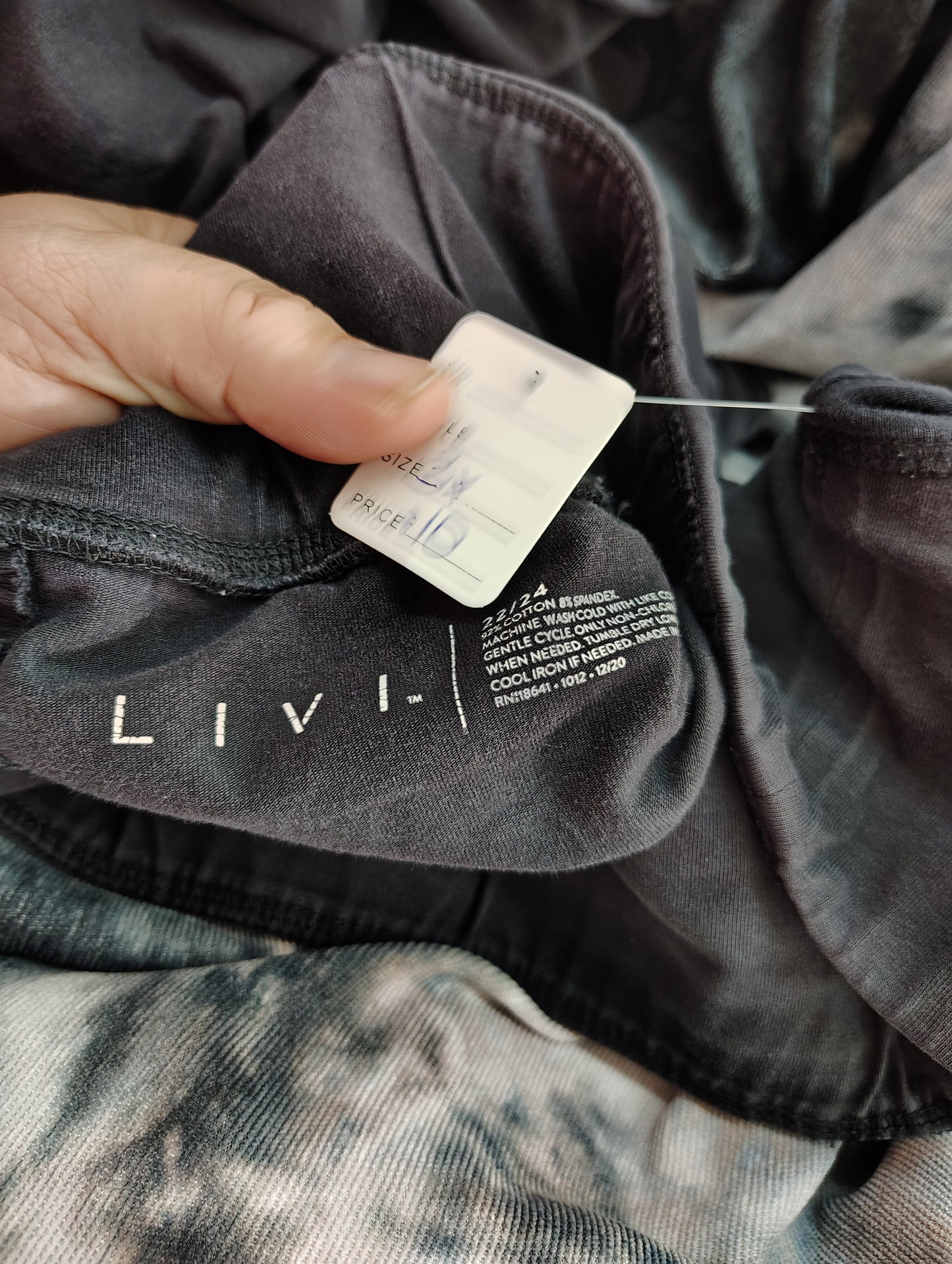 Livi active black biker shorts size 22/24 3x