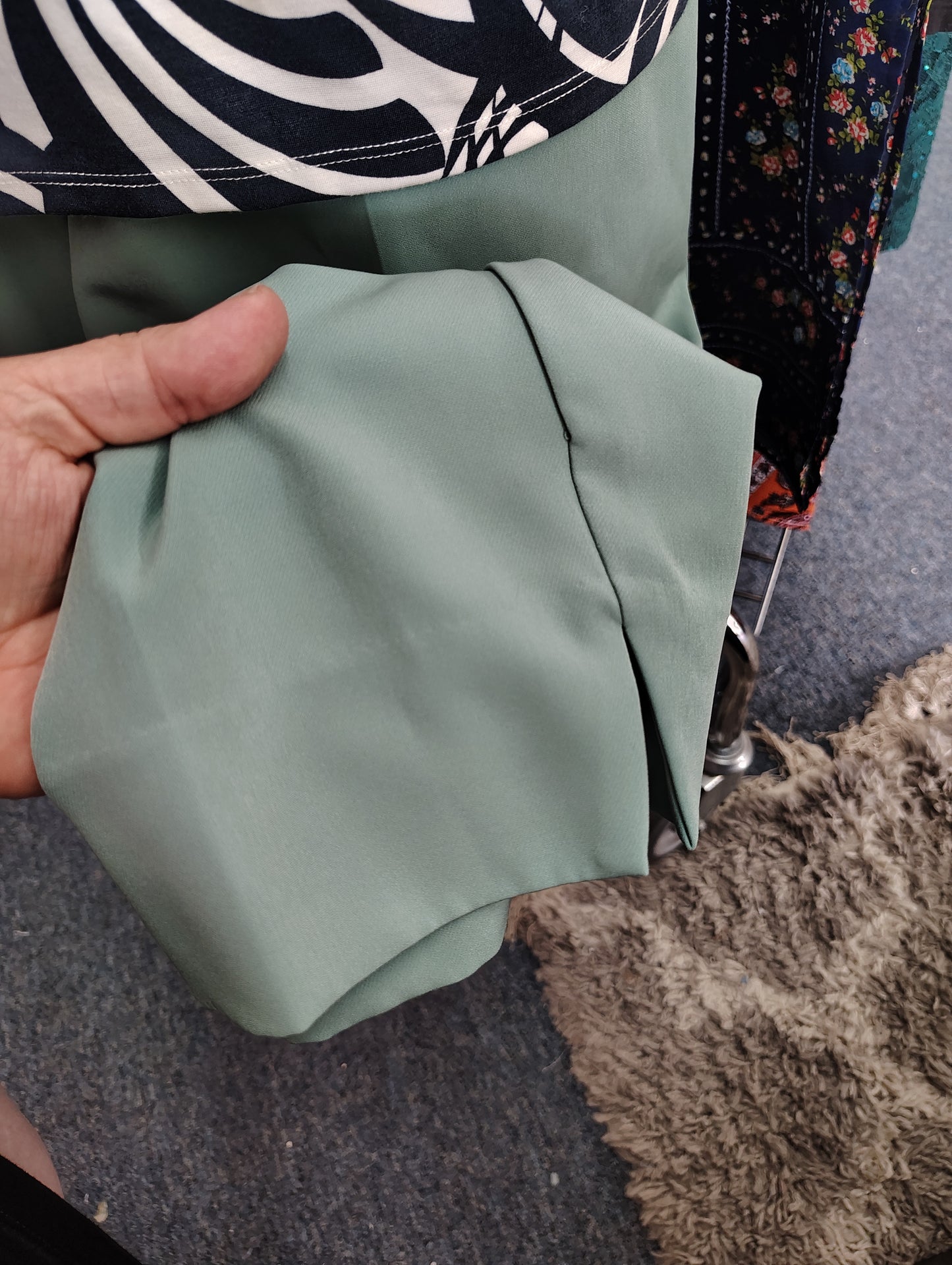 Evri seafoam green dress pant capris size 24w
