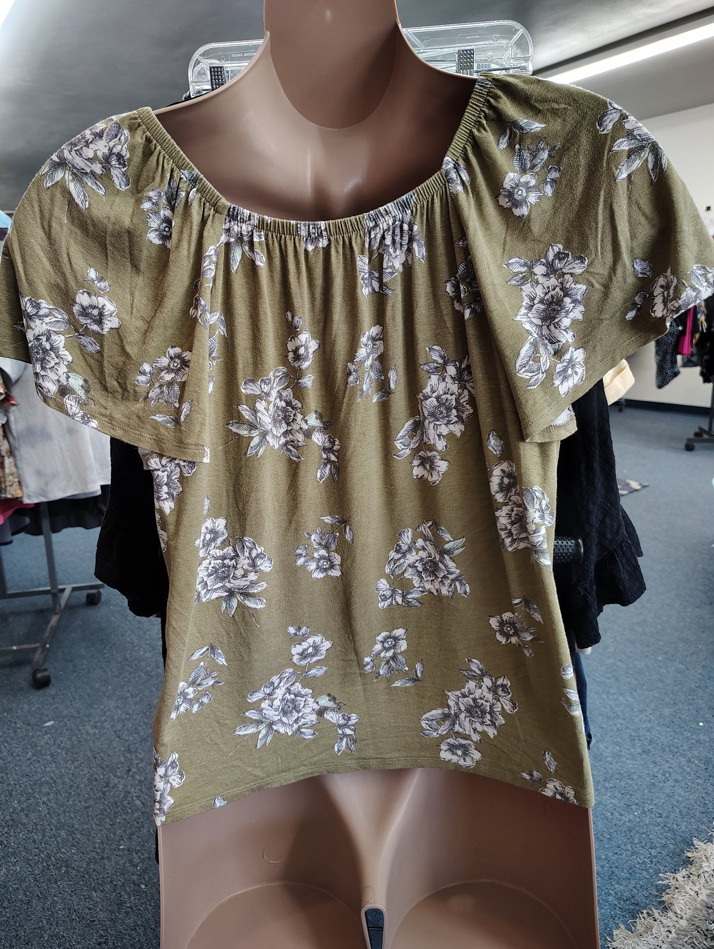 Lane Bryant green floral flutter sleeve top size 14/16 1x