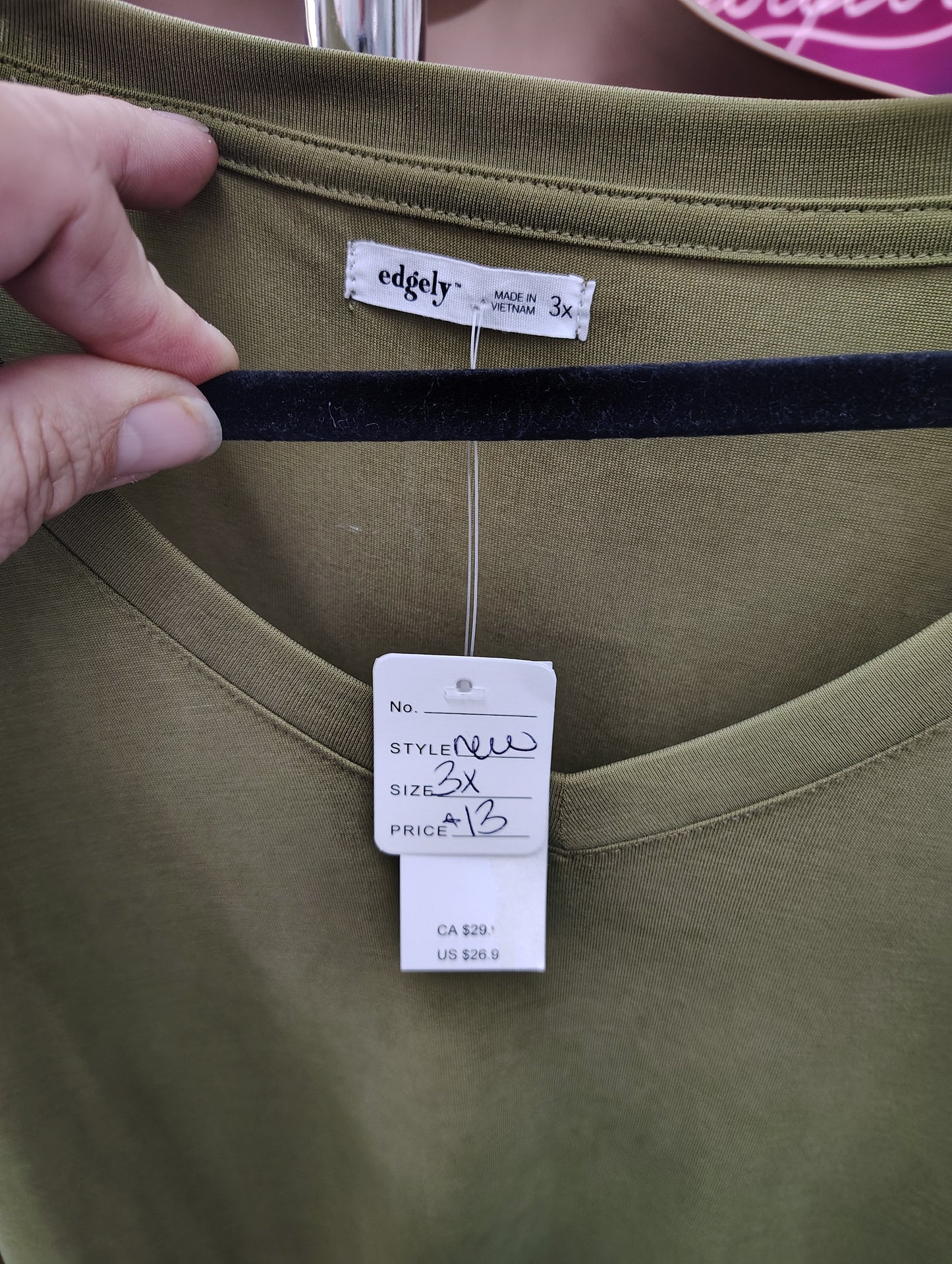 Maurices Edgely green top size 3x NWT