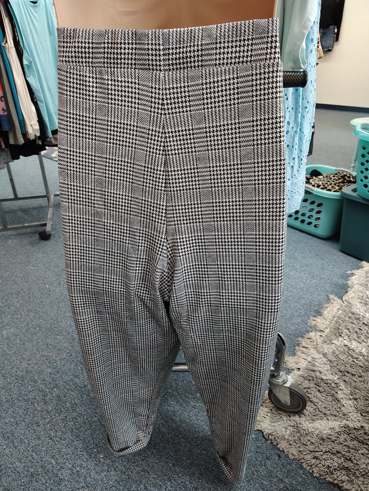 Terra & Sky pull on plaid dress pants size 4x
