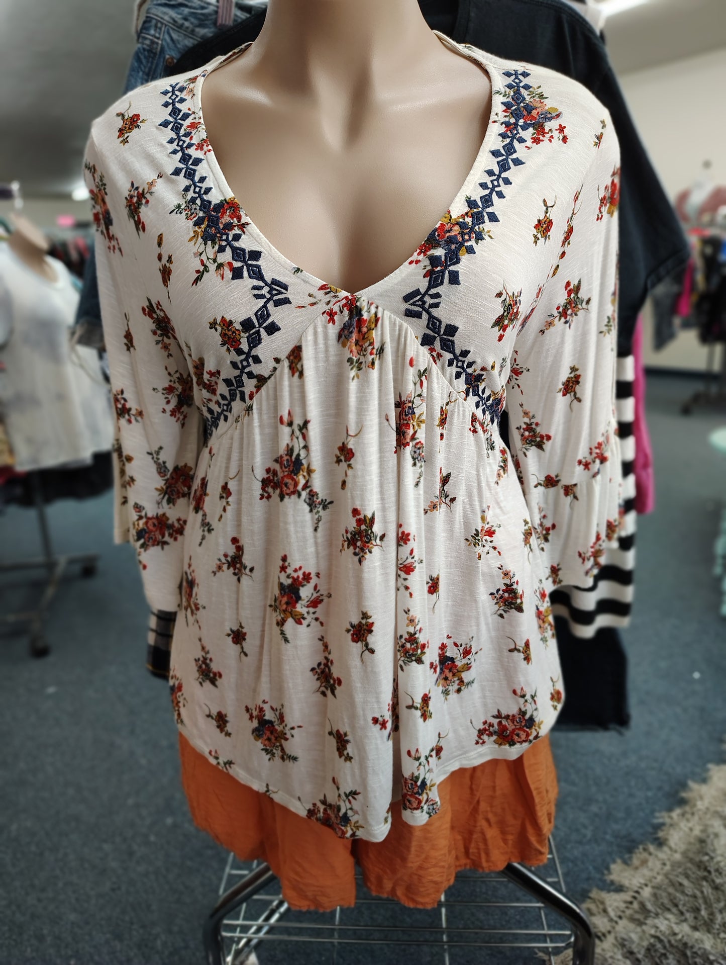 Eyeshadow 1x floral boho top