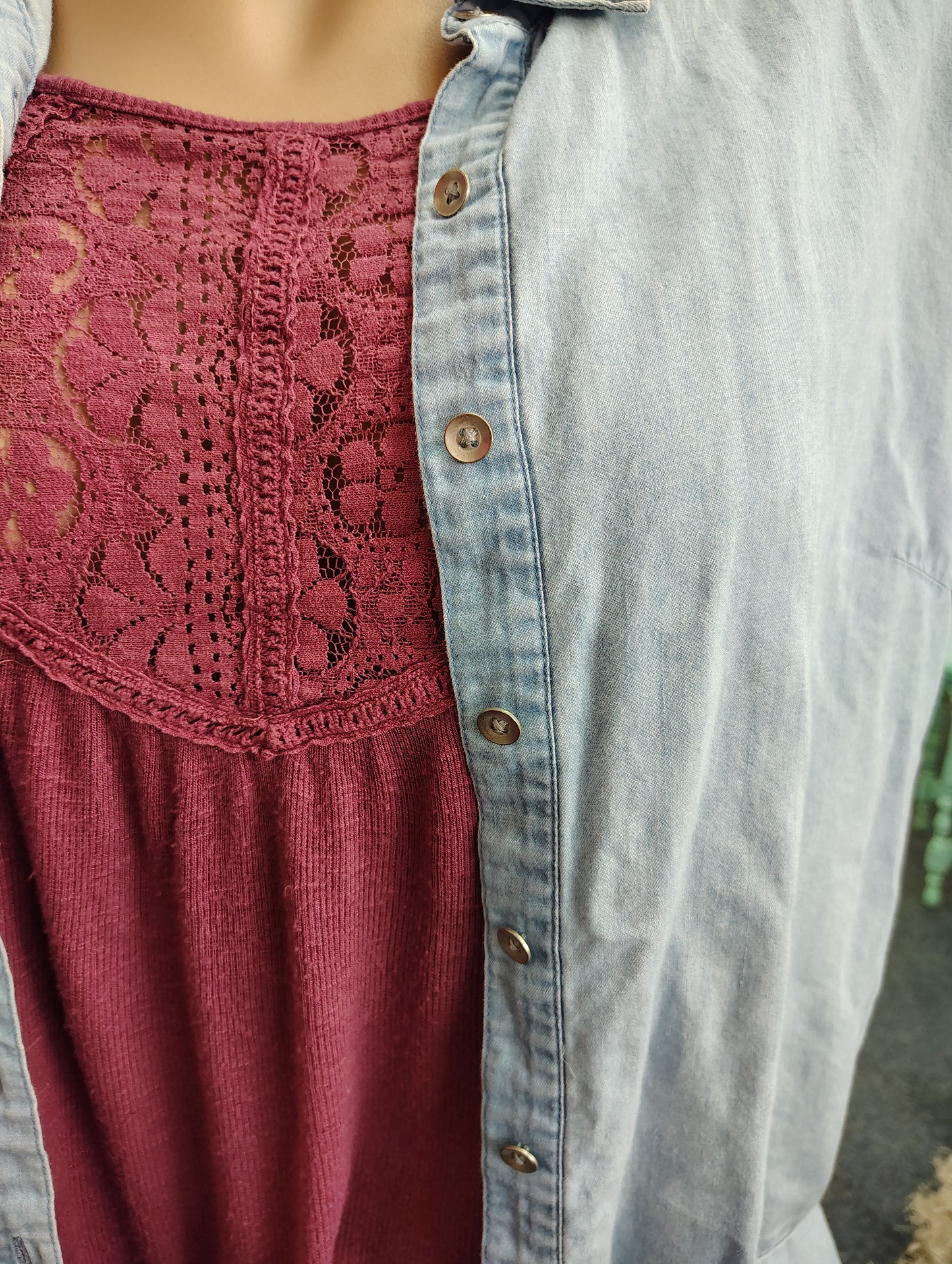 Jessica Simpson chambray ruffle button front top size 2x