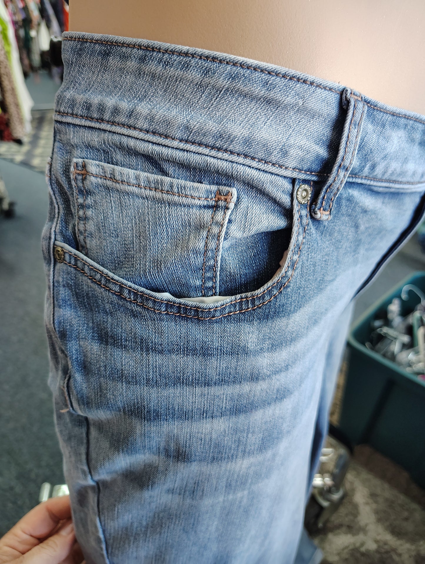M Maurices Jeans mid rise slim boot size 22w
