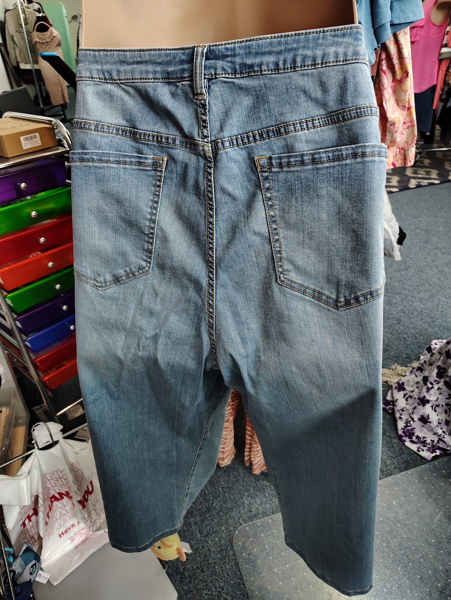 Lane Bryant genius fit capri jeans size 26