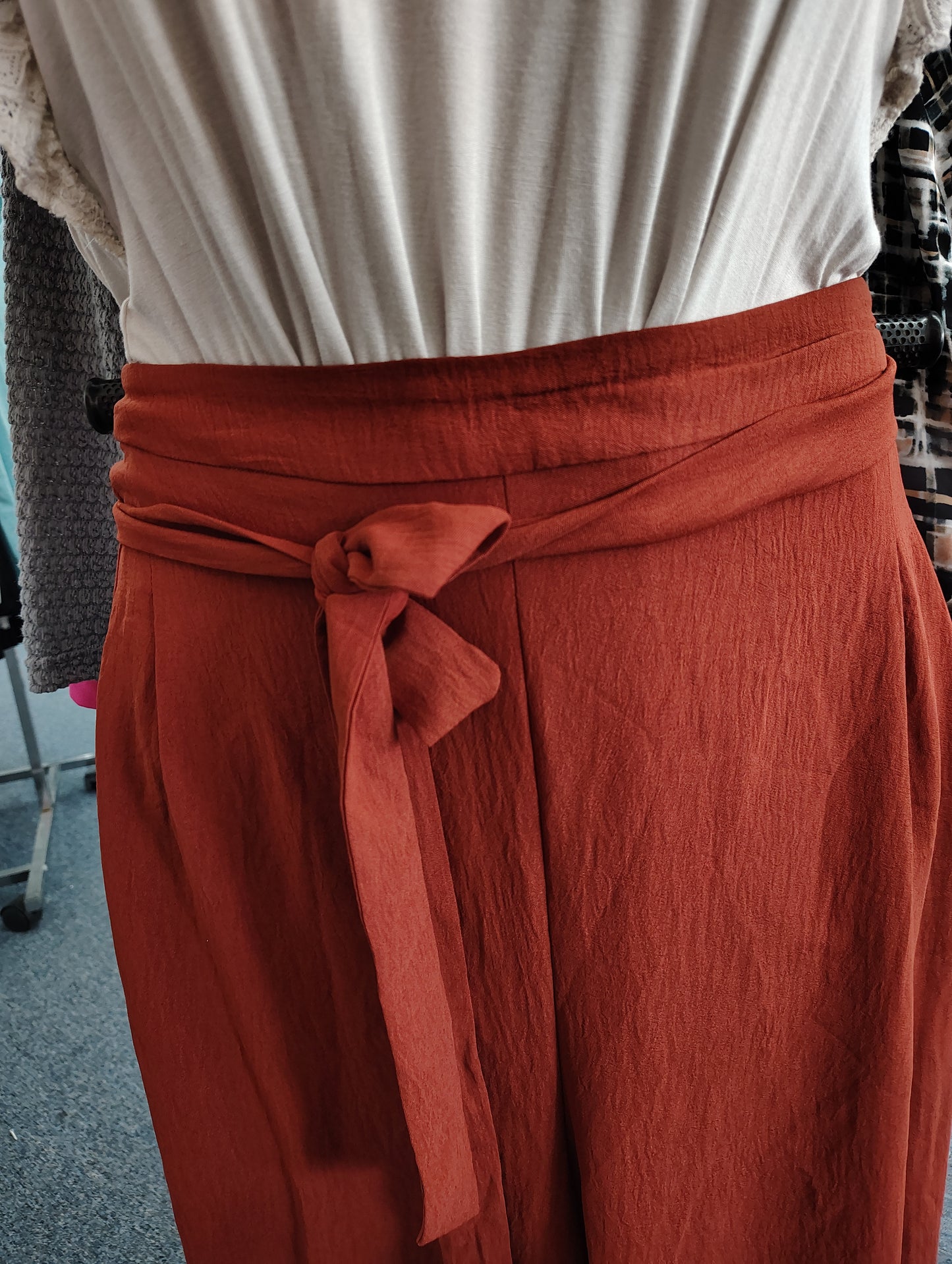 Bloomchic NWT rust orange pull on wide leg size 5x