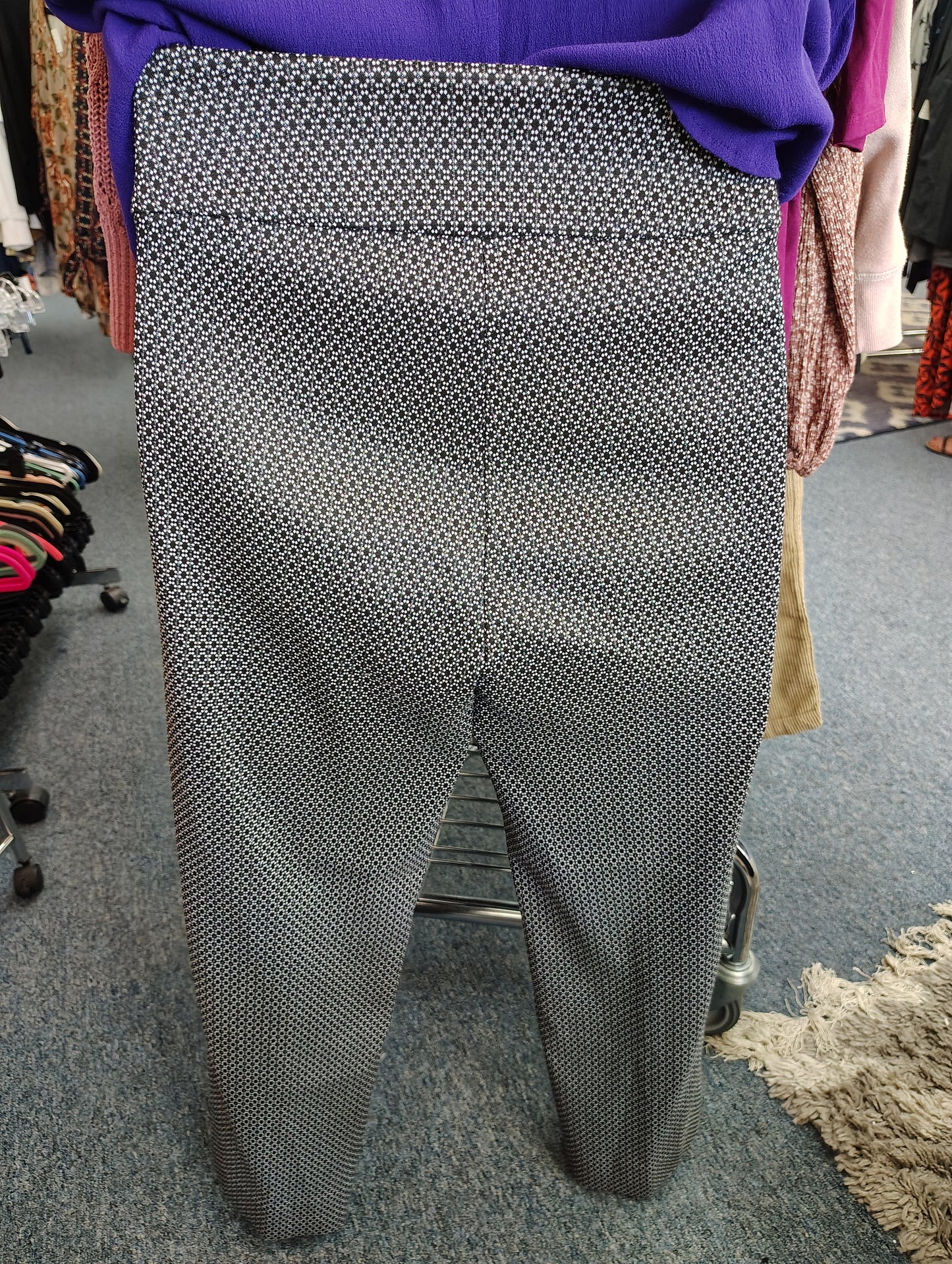 Roz & Ali patterned pull on crop dress pants size 16
