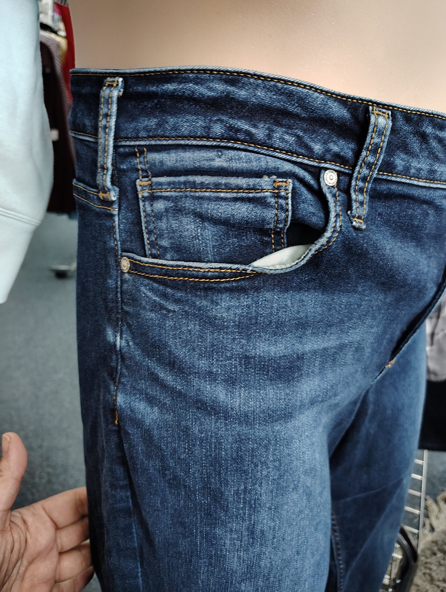 Silver Jeans Avery straight leg style size 18 31" length