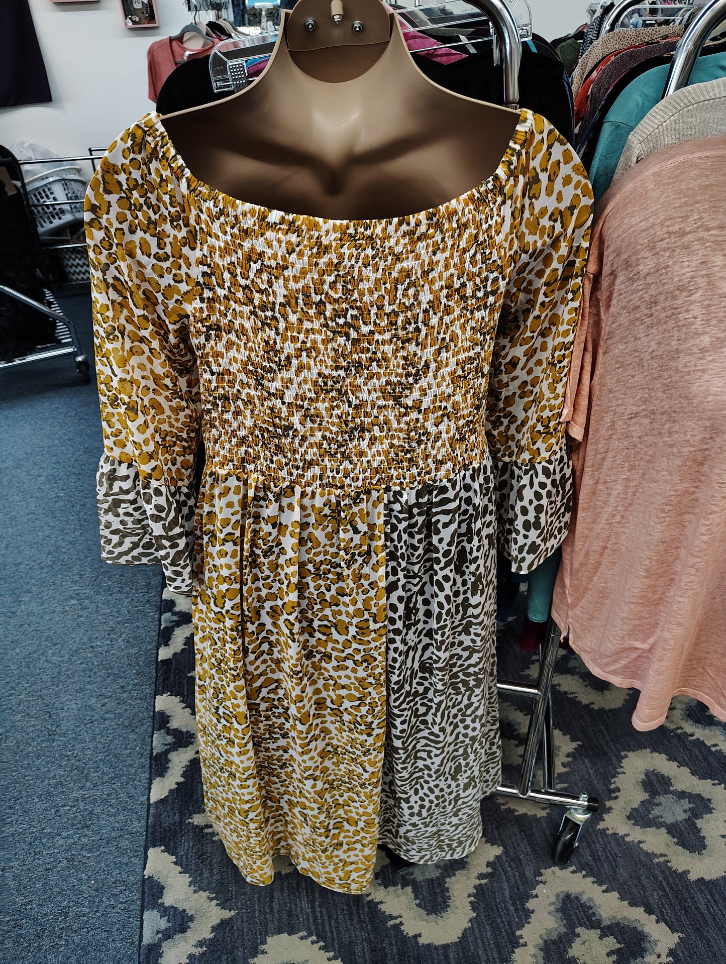 Cato tunic top with open front animal print size 18/20 2x