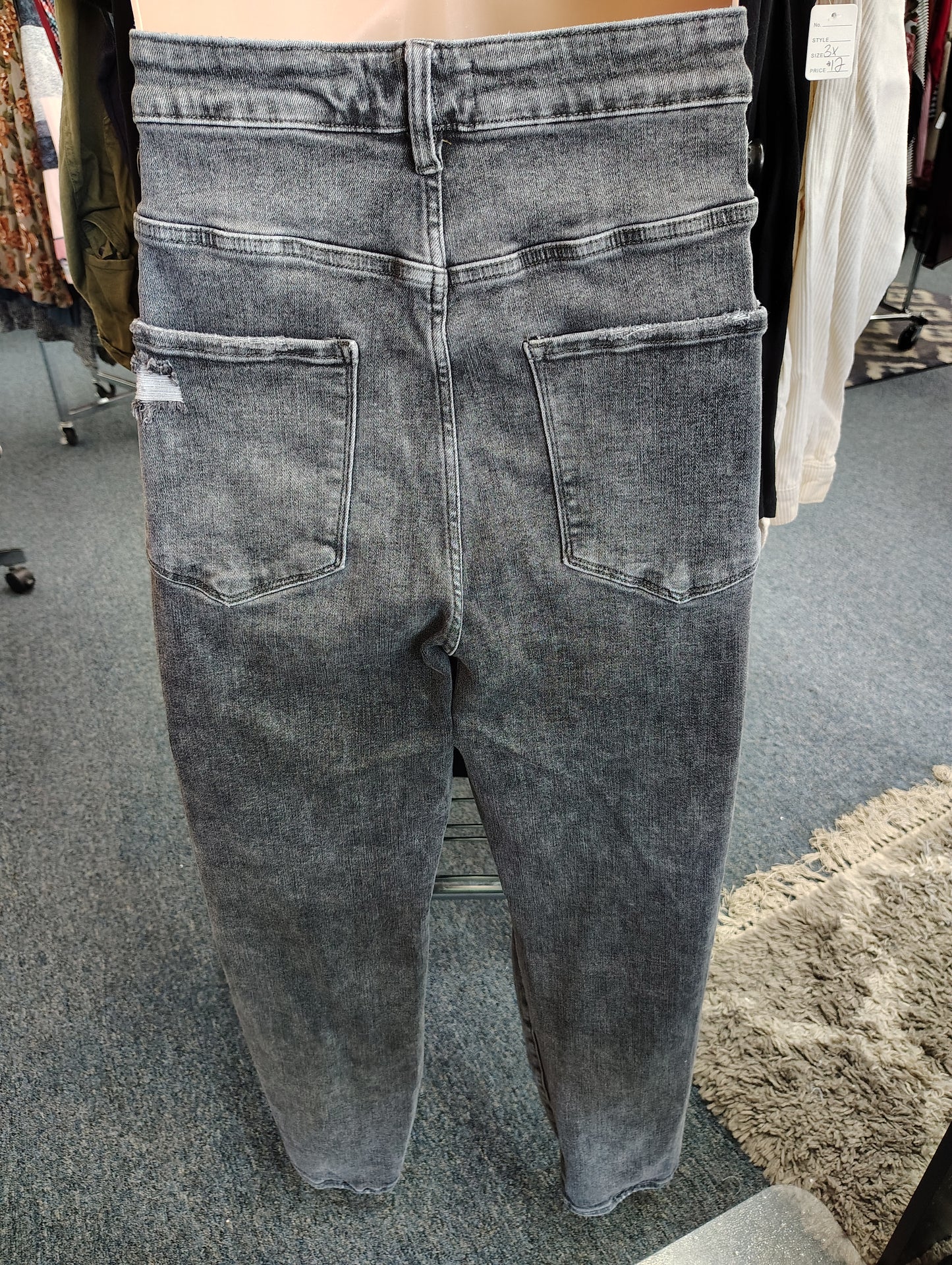 Vervet gray stretch distressed skinny jeans size 22