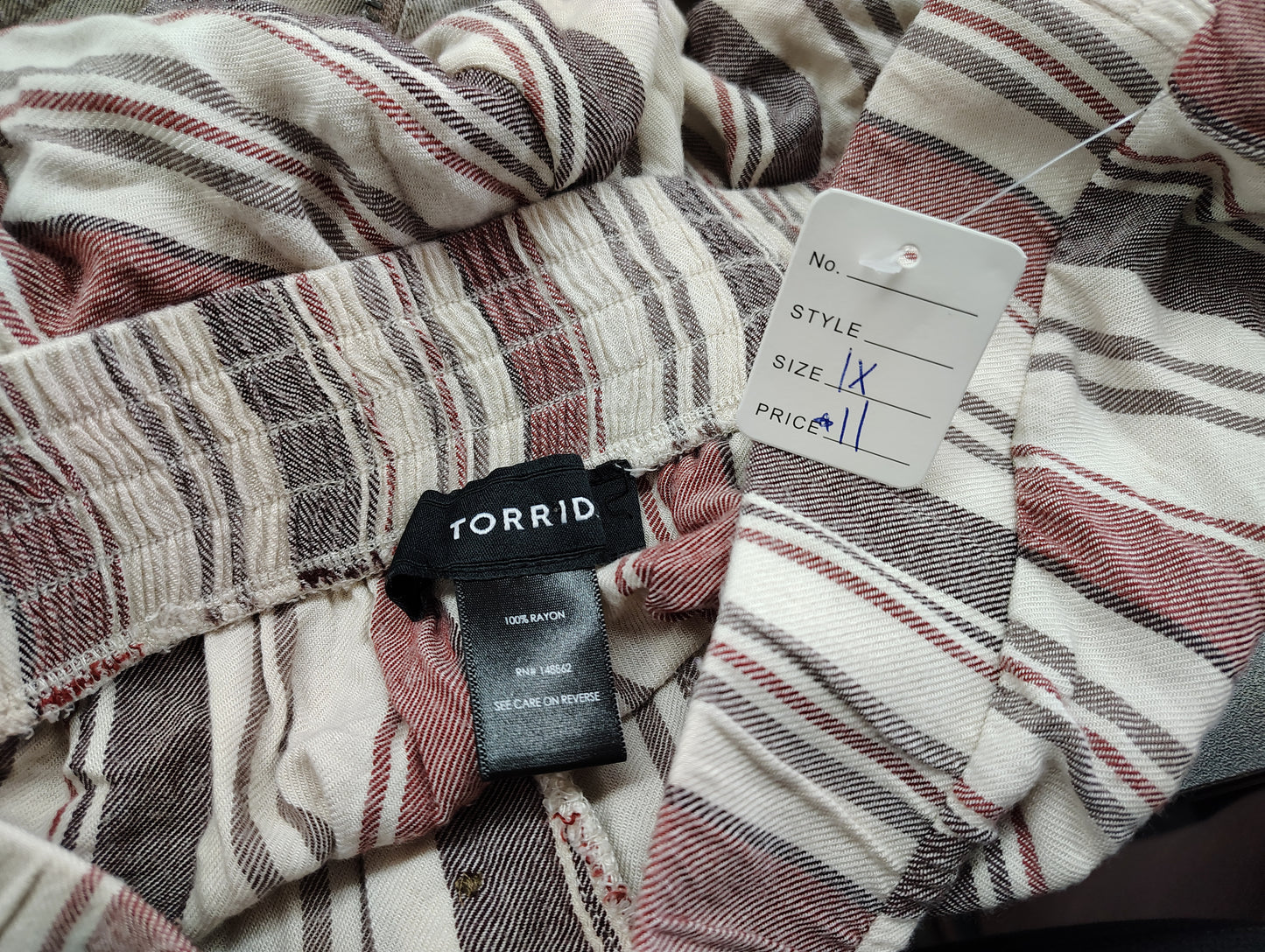 Torrid cropped striped gaucho pants pull on size 1x