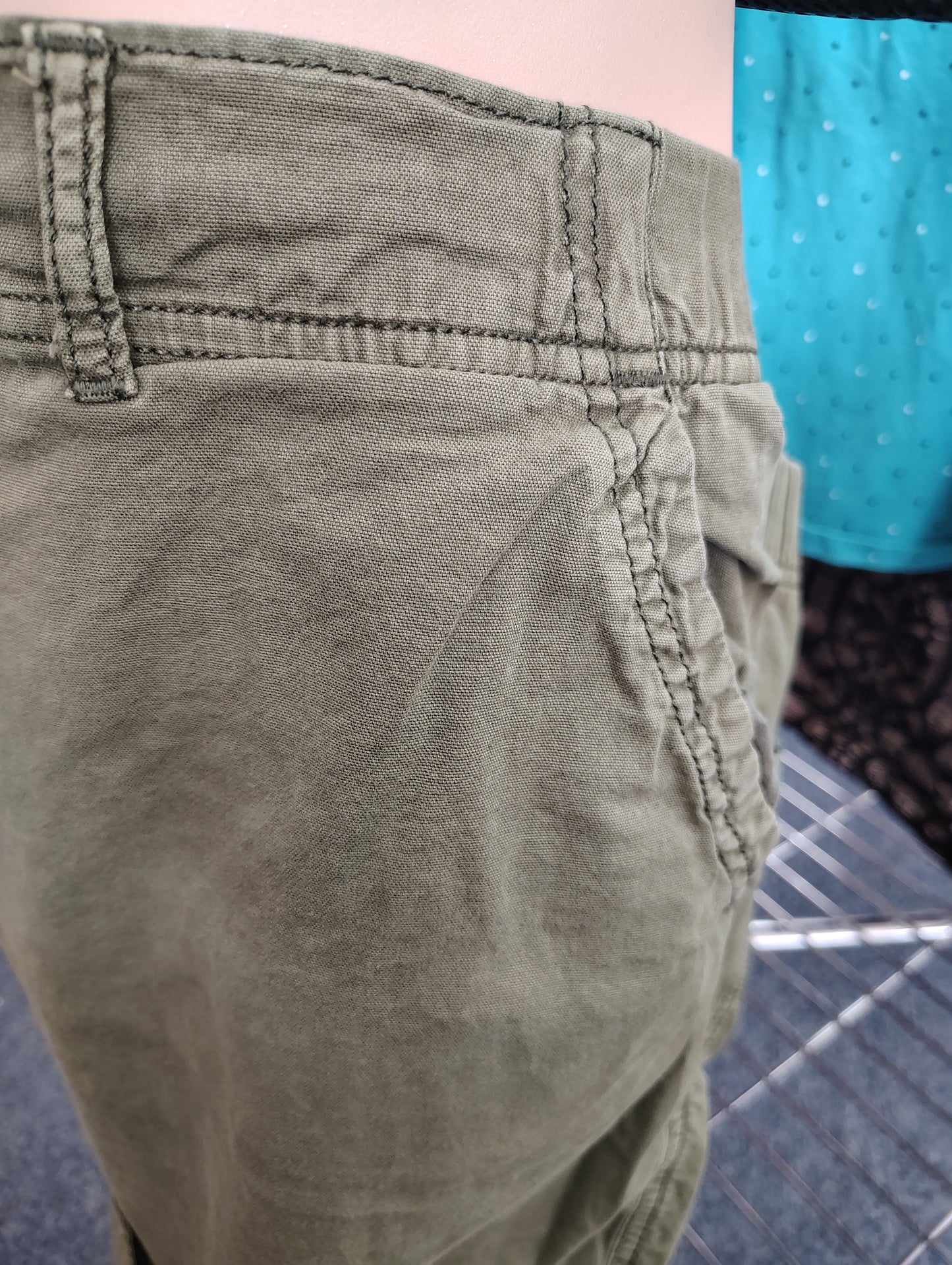 Sonoma green tie elastic waist shorts size 4x 26