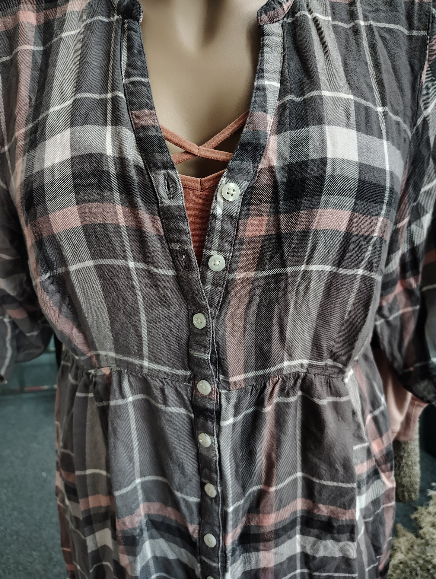 Torrid plaid hi-lo button front top size 2x