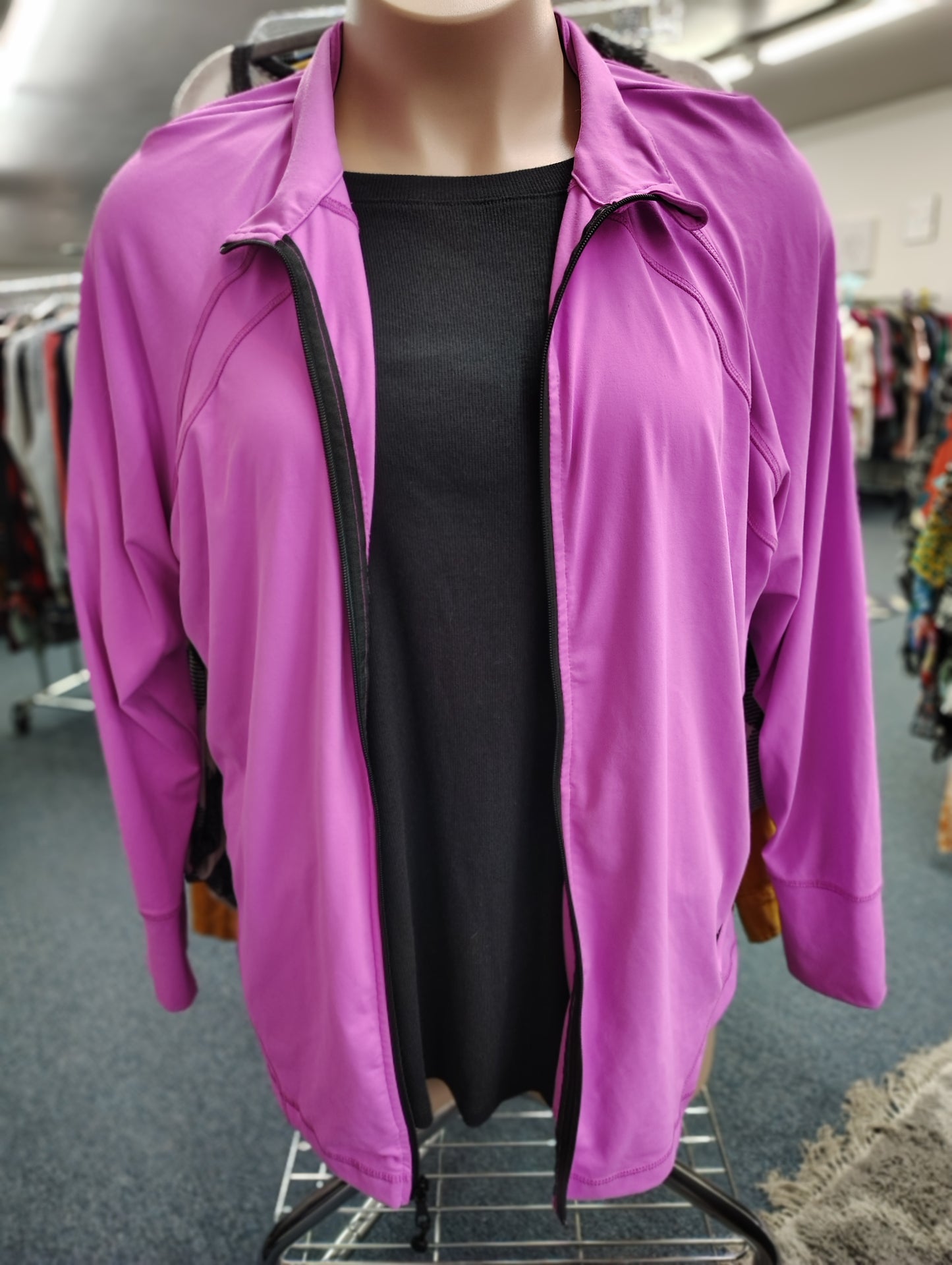 Livi Active purple zip front athletic jacket size 26/28 4x