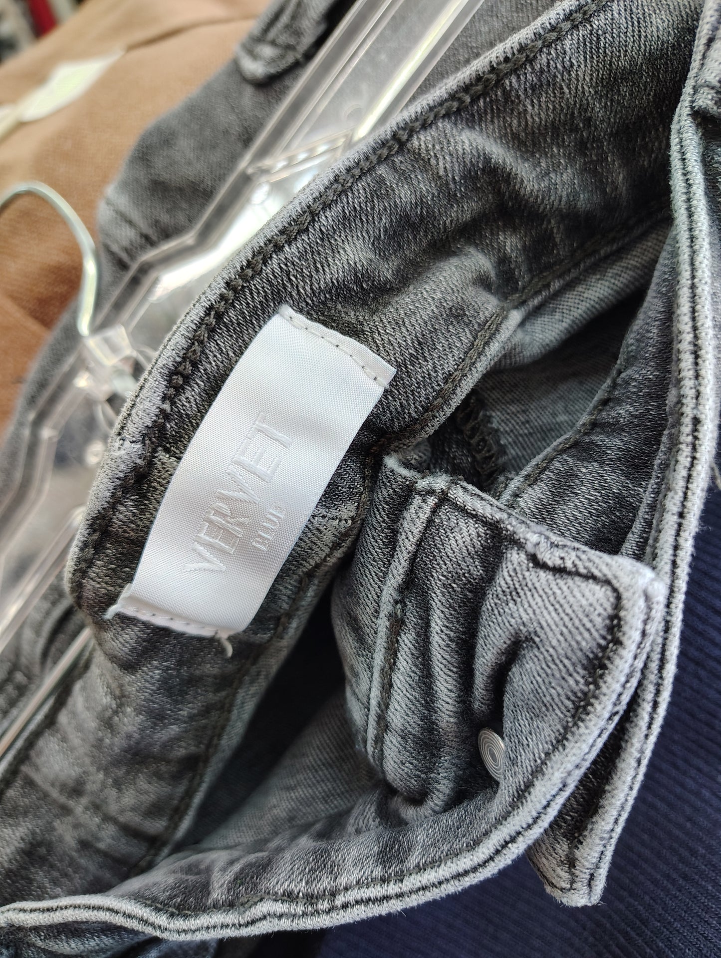 Vervet gray stretch distressed skinny jeans size 22
