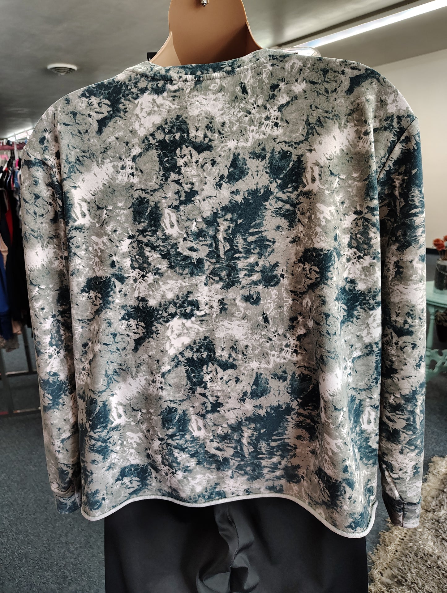 Under Armour tie dye no hem sweatshirt 3x
