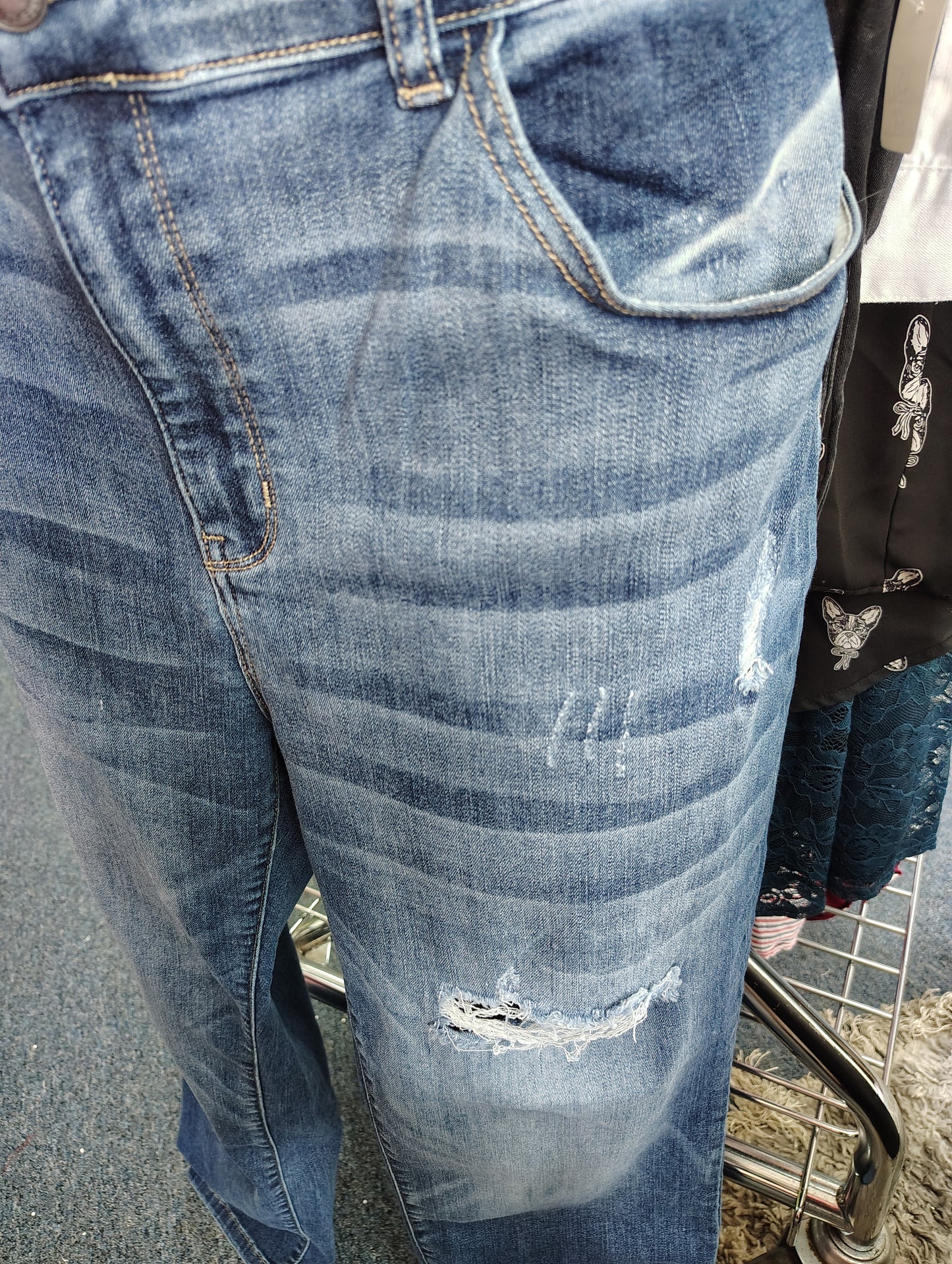 Judy Blue boyfriend fit distressed jeans size 22w