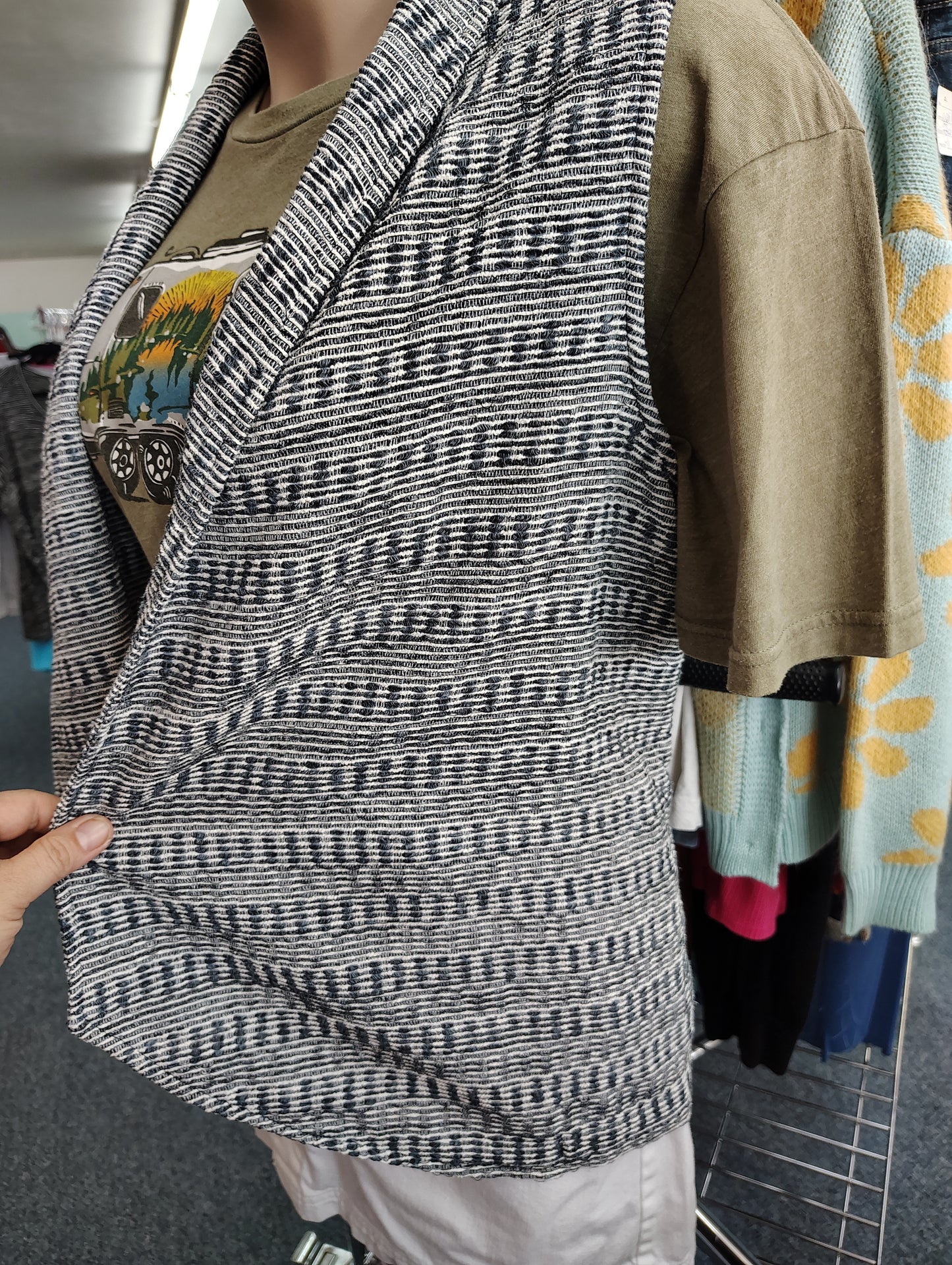 CJ Banks open patterned vest size 2x