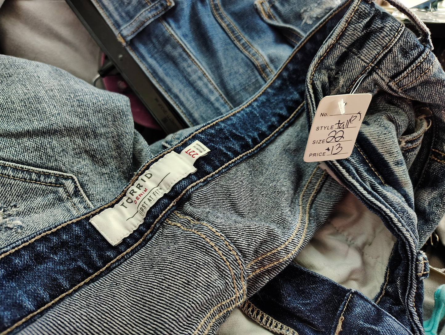 Torrid cropped distressed jeans size 22 tall