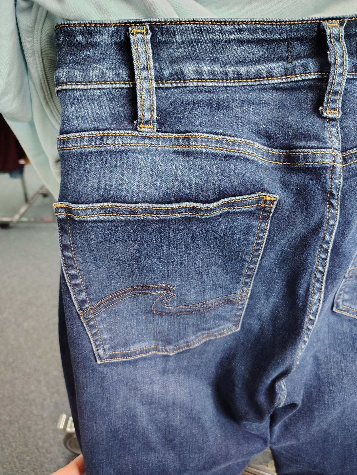 Silver Jeans Avery straight leg style size 18 31" length