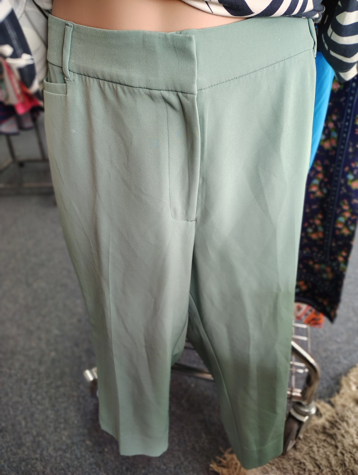 Evri seafoam green dress pant capris size 24w