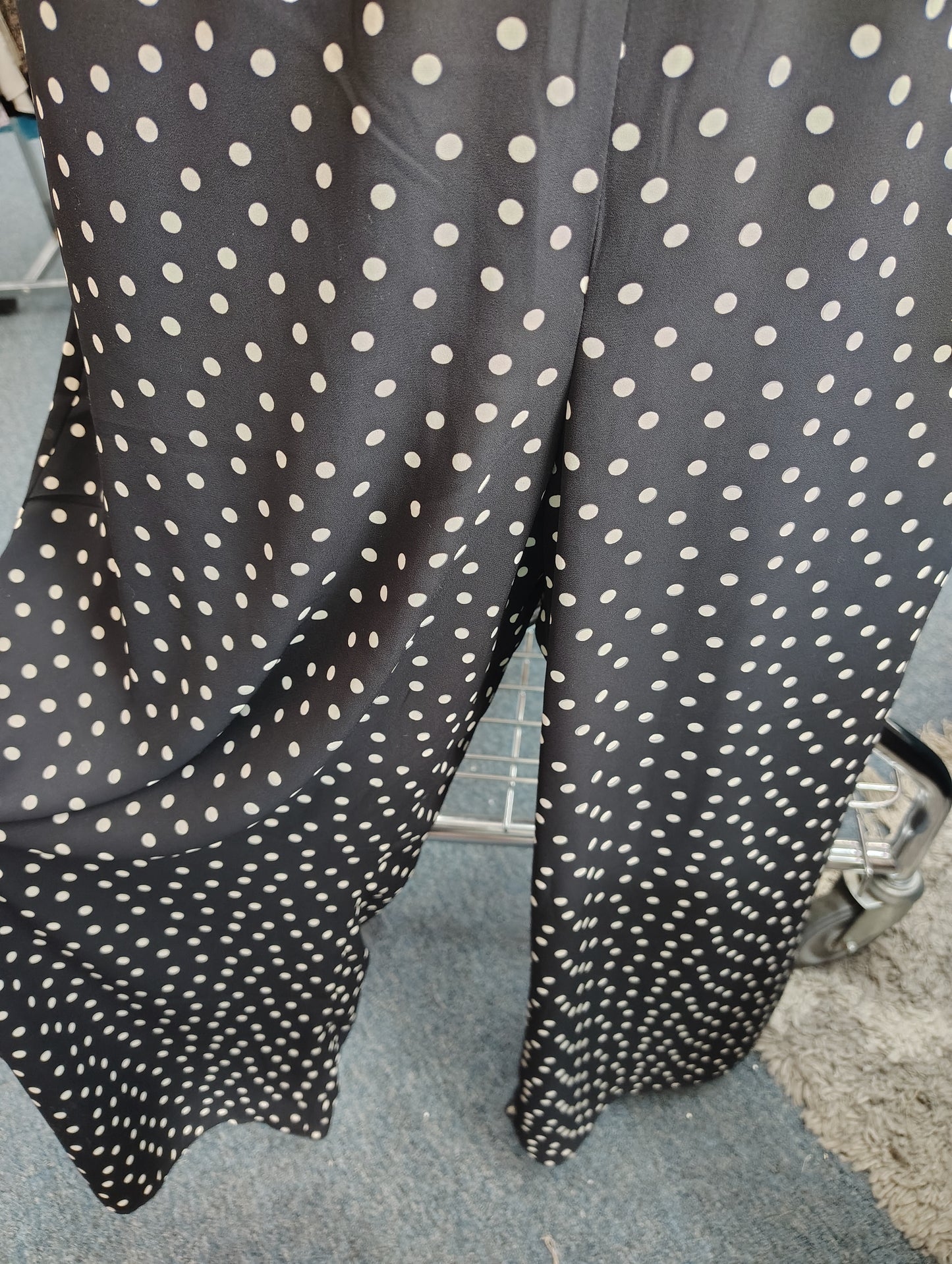 Express black wide leg chiffon dress pants size xl