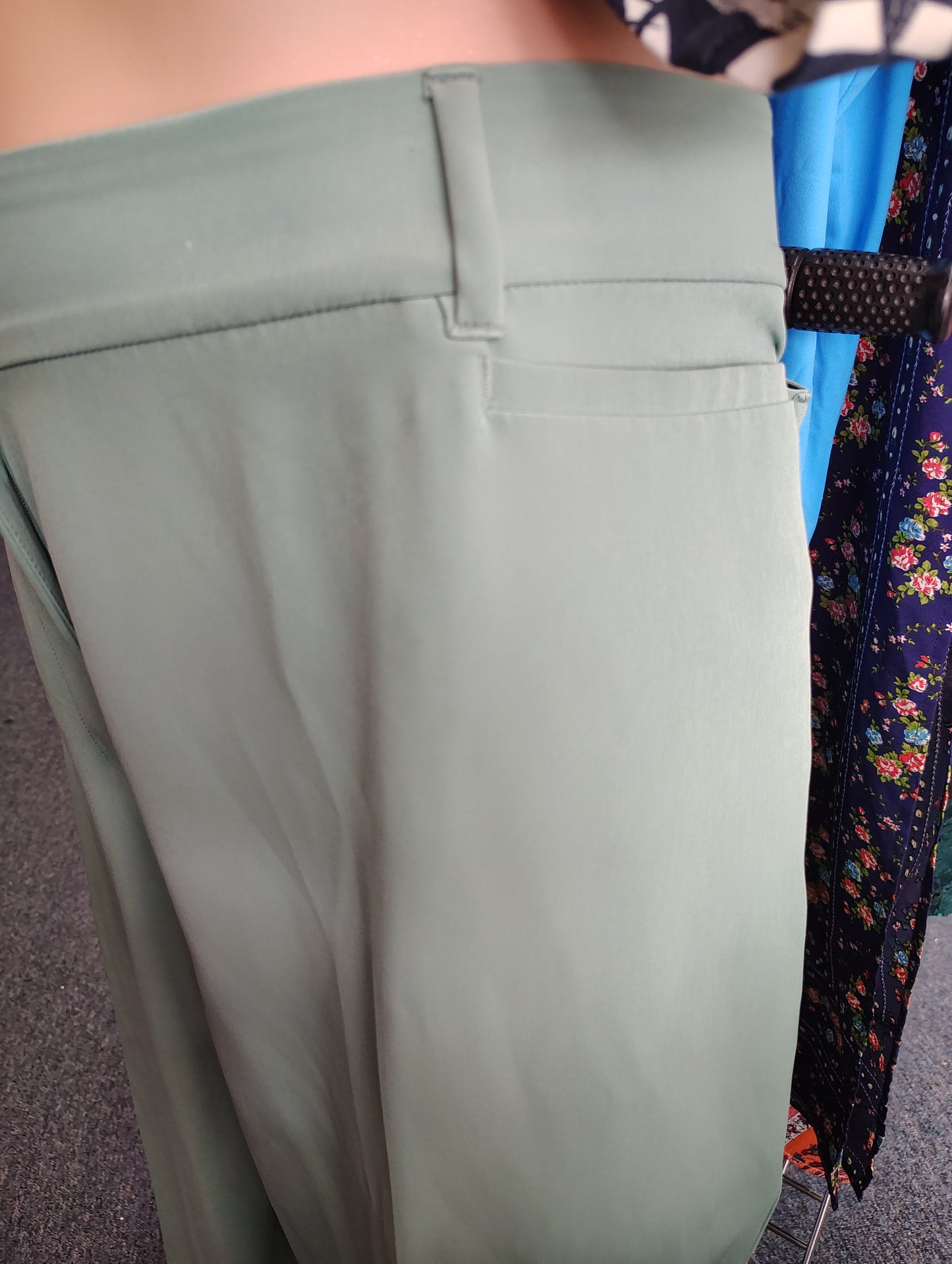 Evri seafoam green dress pant capris size 24w