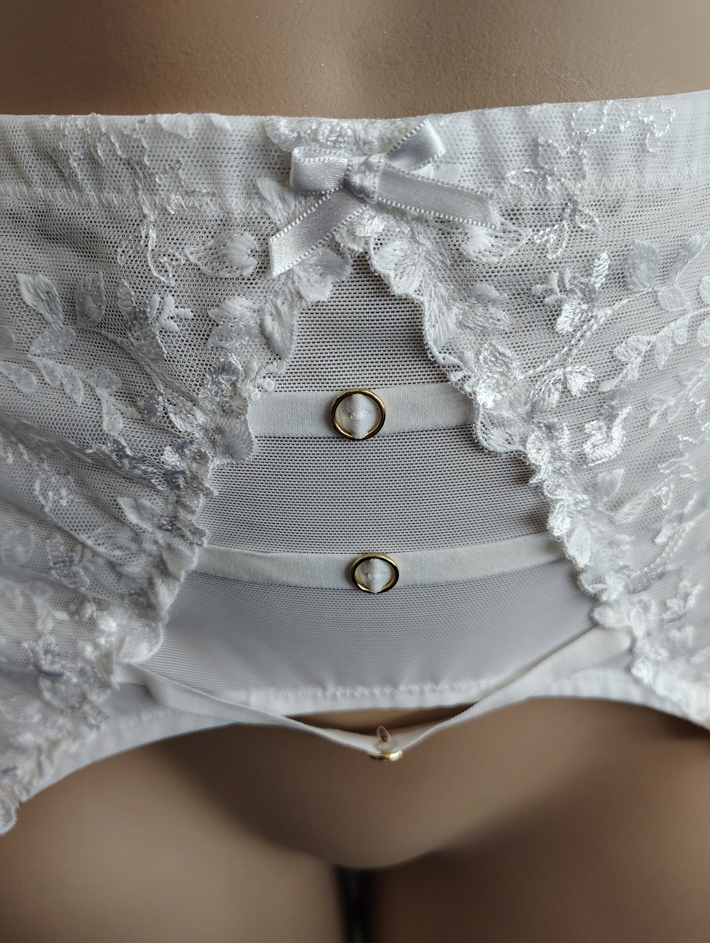 Cacique white hip slip garter belt size 3x 22/24 lace