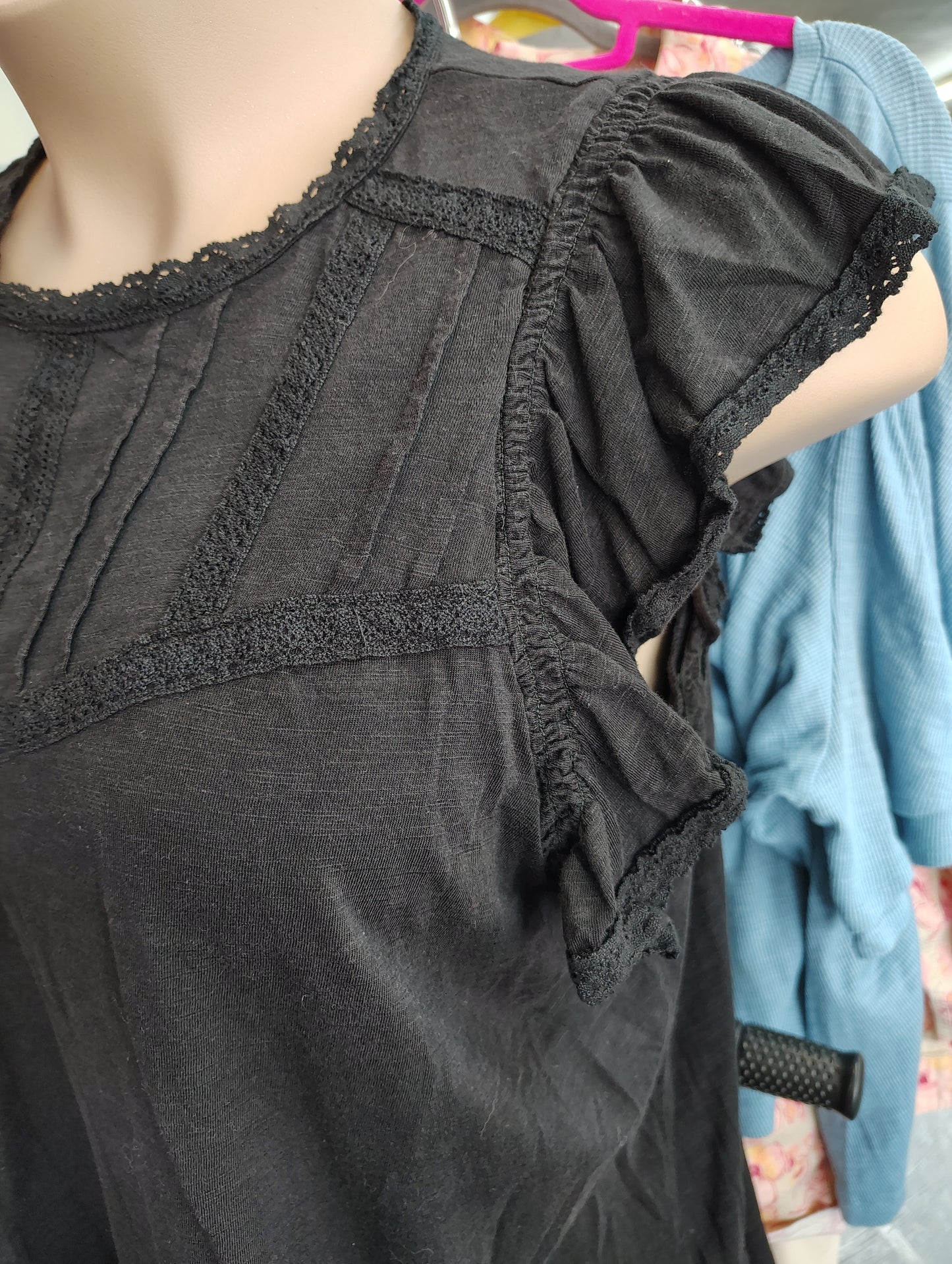 Torrid black flutter sleeve black bib top size 2x