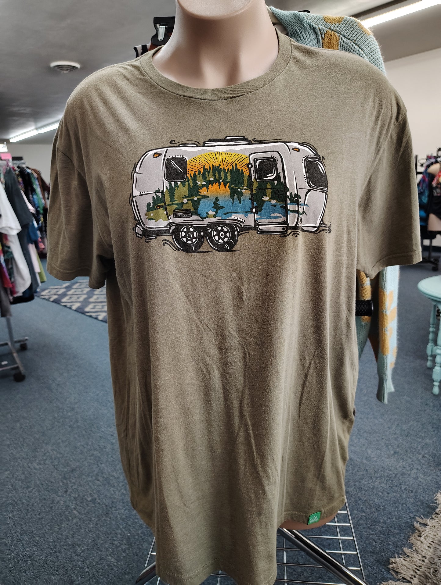 Wild Tribute camper tee size xxl