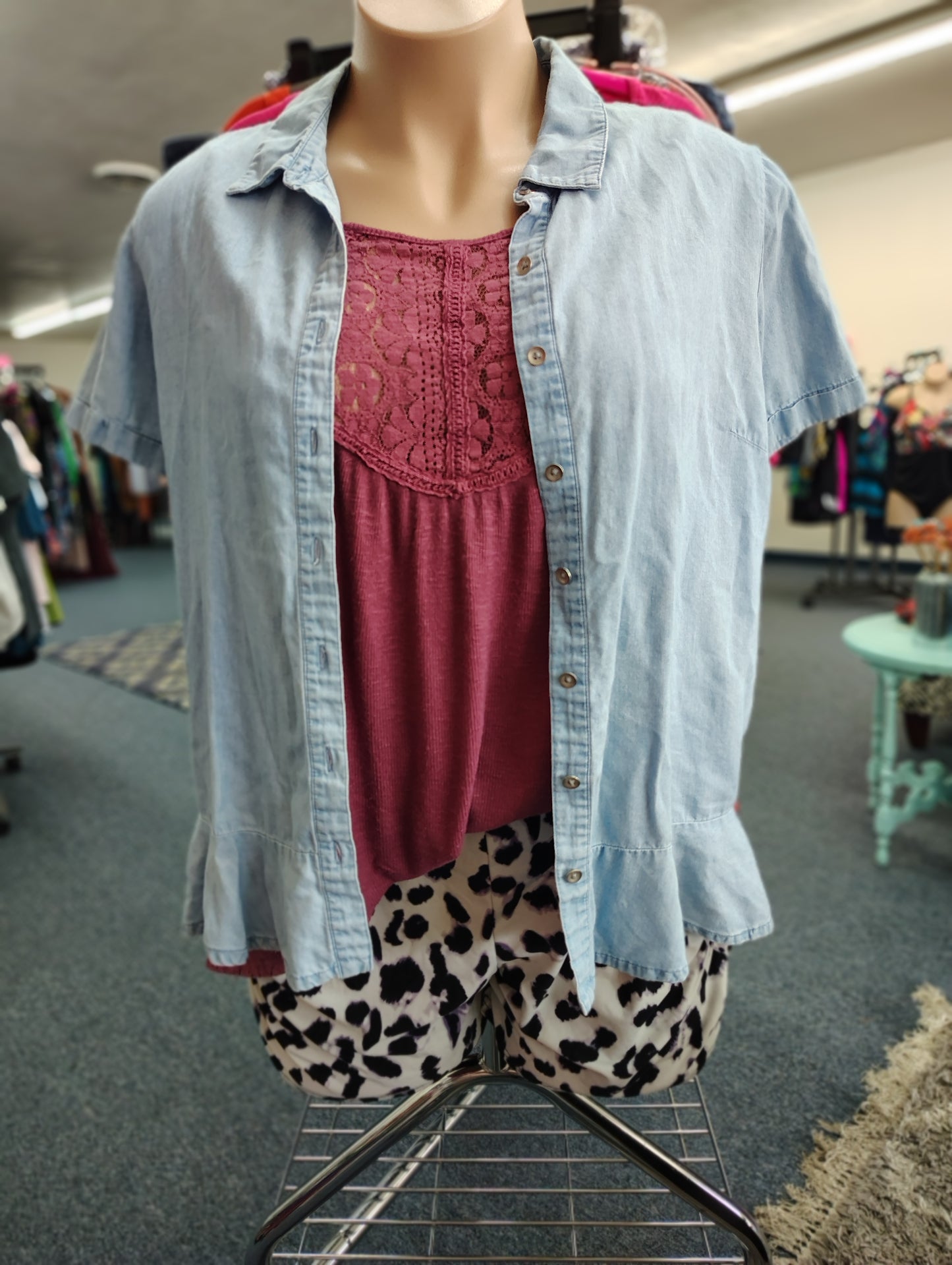 Jessica Simpson chambray ruffle button front top size 2x
