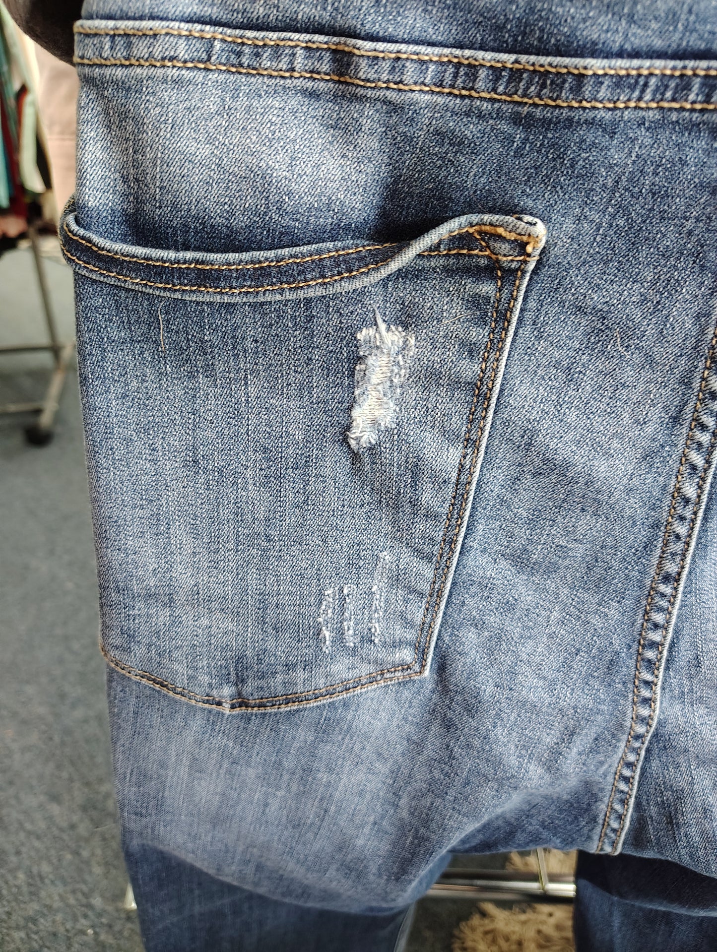 Judy Blue boyfriend fit distressed jeans size 22w