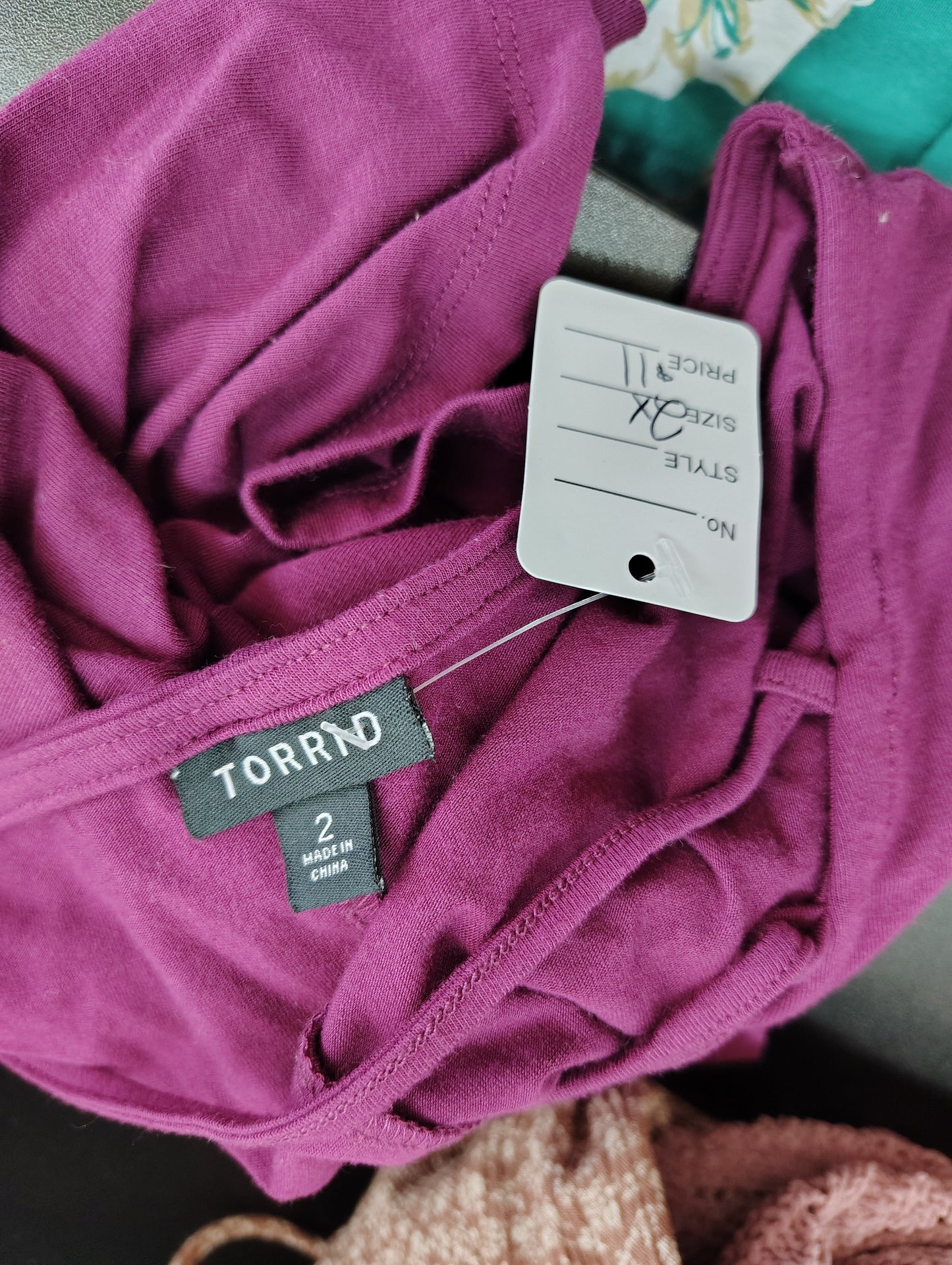 Torrid criss-cross neck top 1x