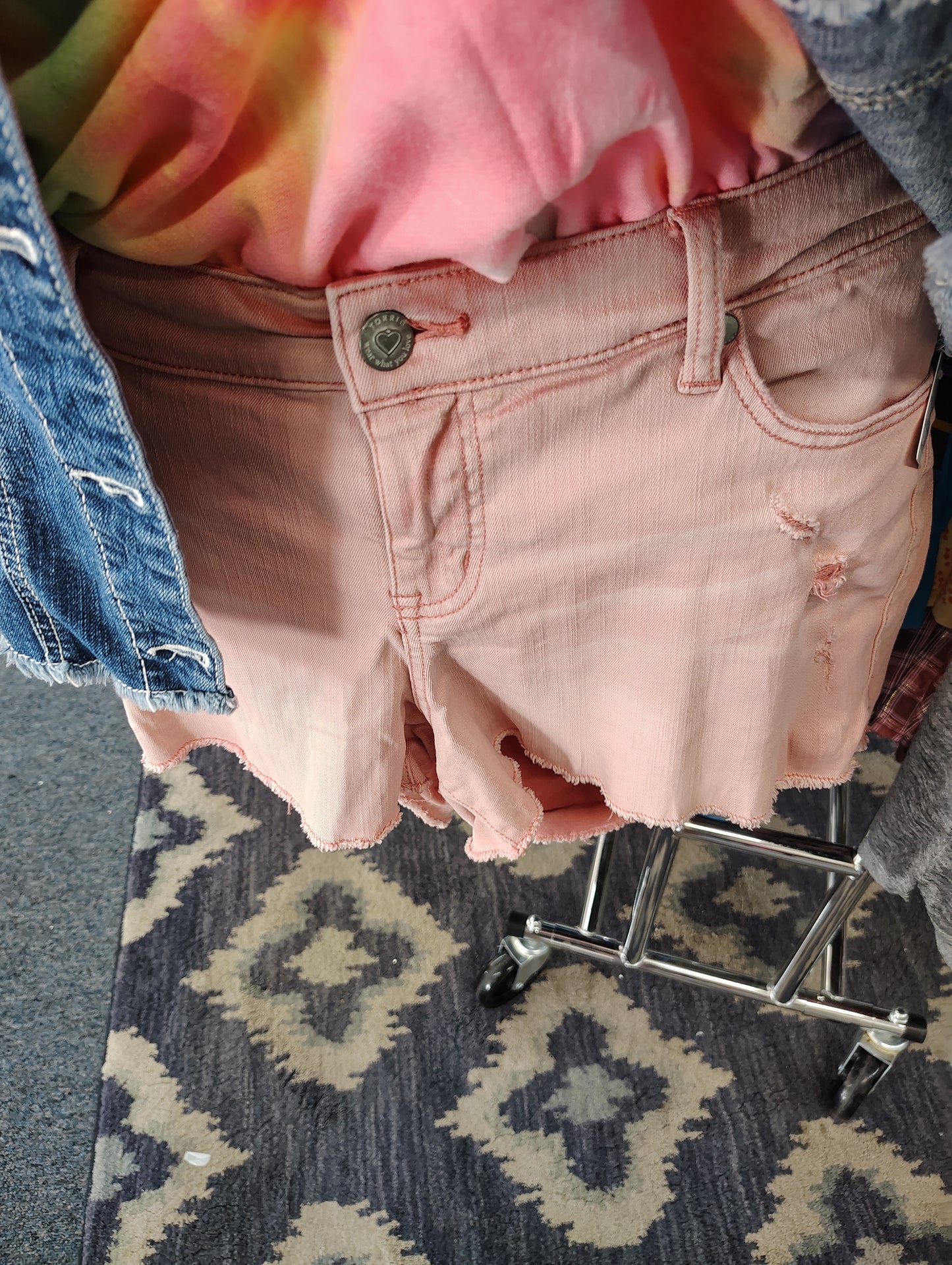 Torrid short pink distressed shorts size 18