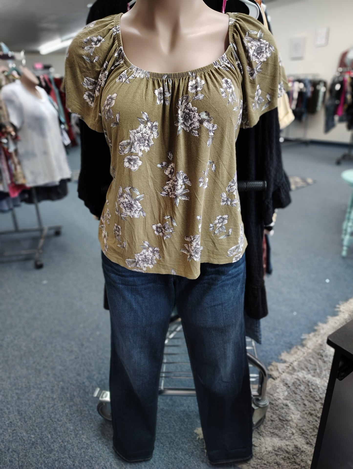 Lane Bryant green floral flutter sleeve top size 14/16 1x