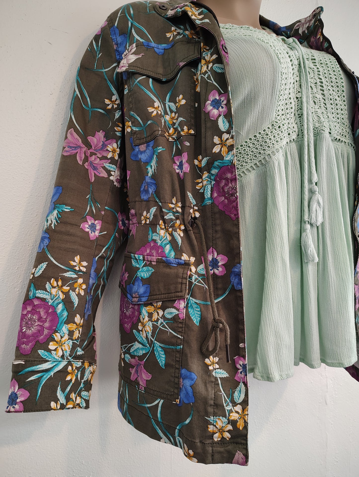 Lane Bryant floral denim jacket size 14/16 2x