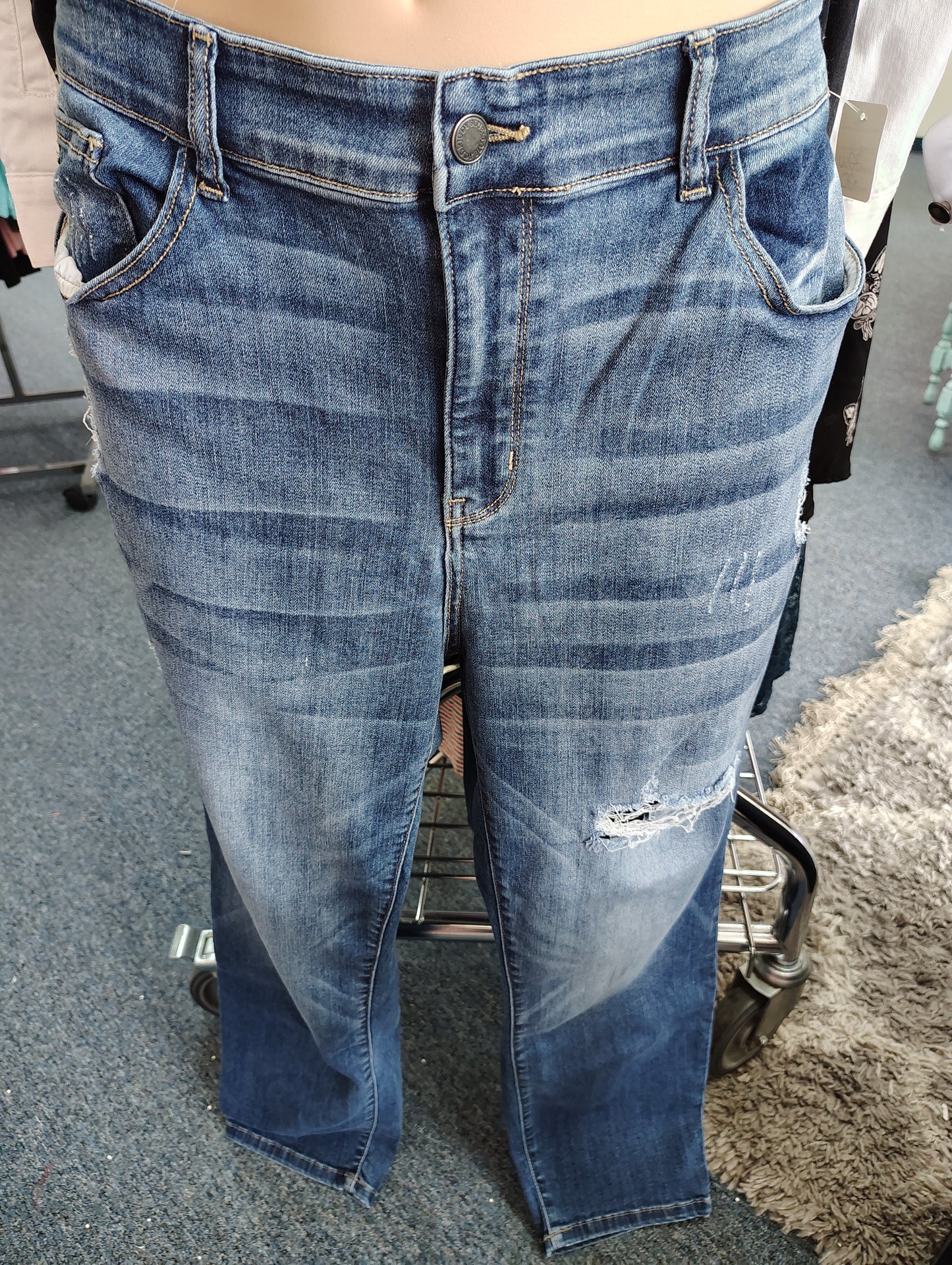 Judy Blue boyfriend fit distressed jeans size 22w