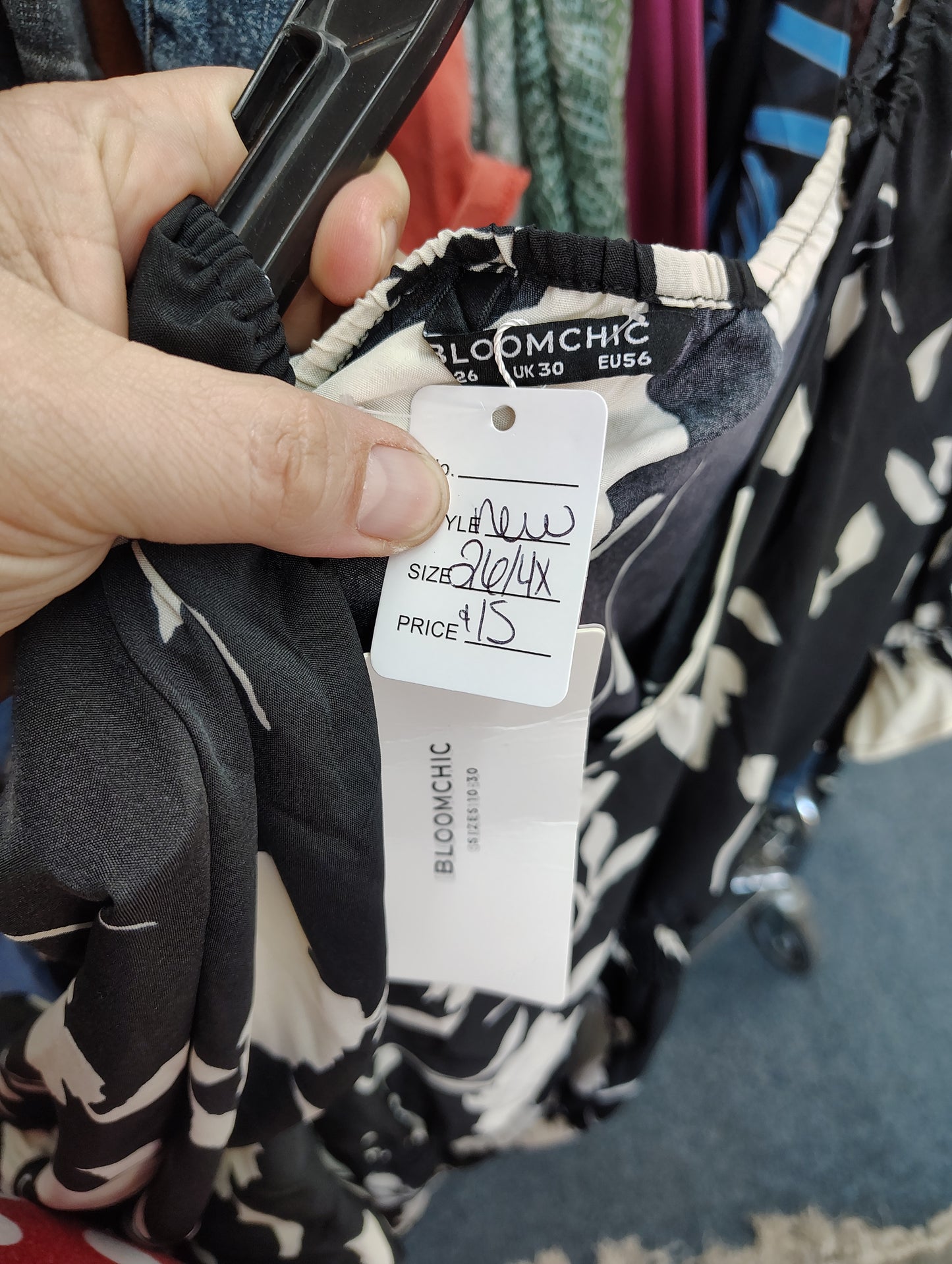 Bloomchic NWT black floral midi dress size 26 4x