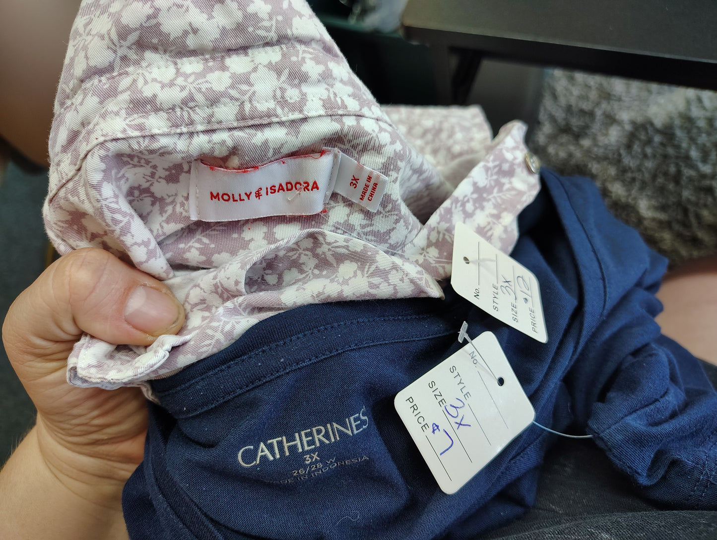 Catherines navy floral tee size 3x