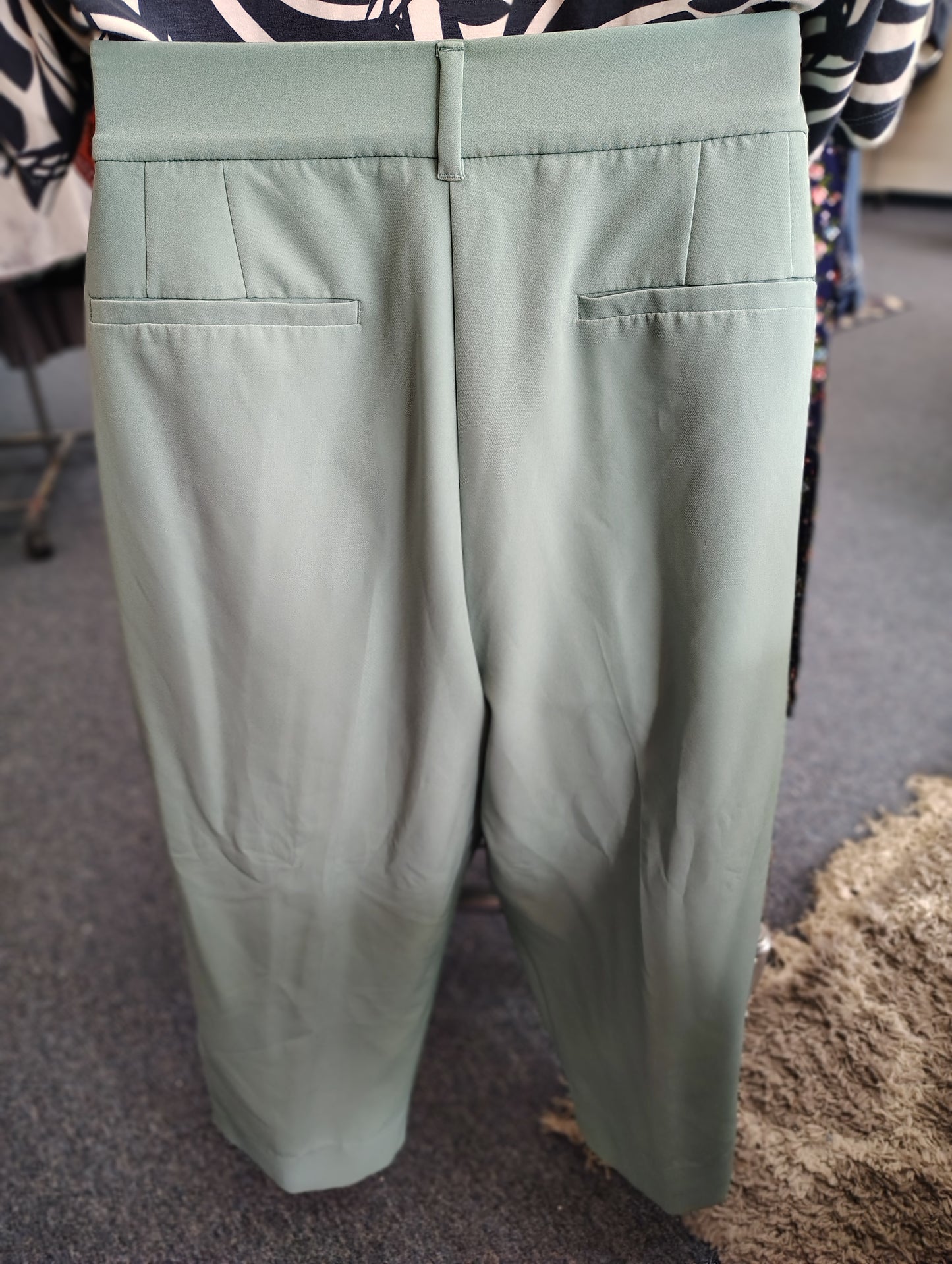 Evri seafoam green dress pant capris size 24w