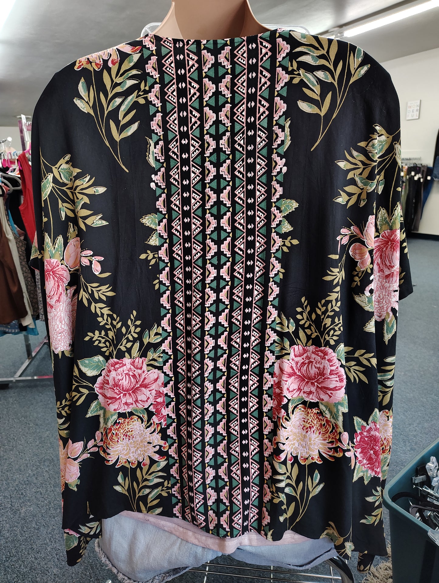 Angie black floral kimono size 1x