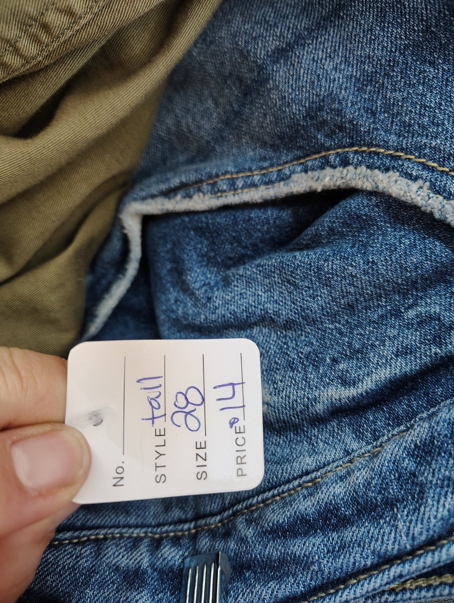 Torrid high rise straight jeans distressed size 28 tall